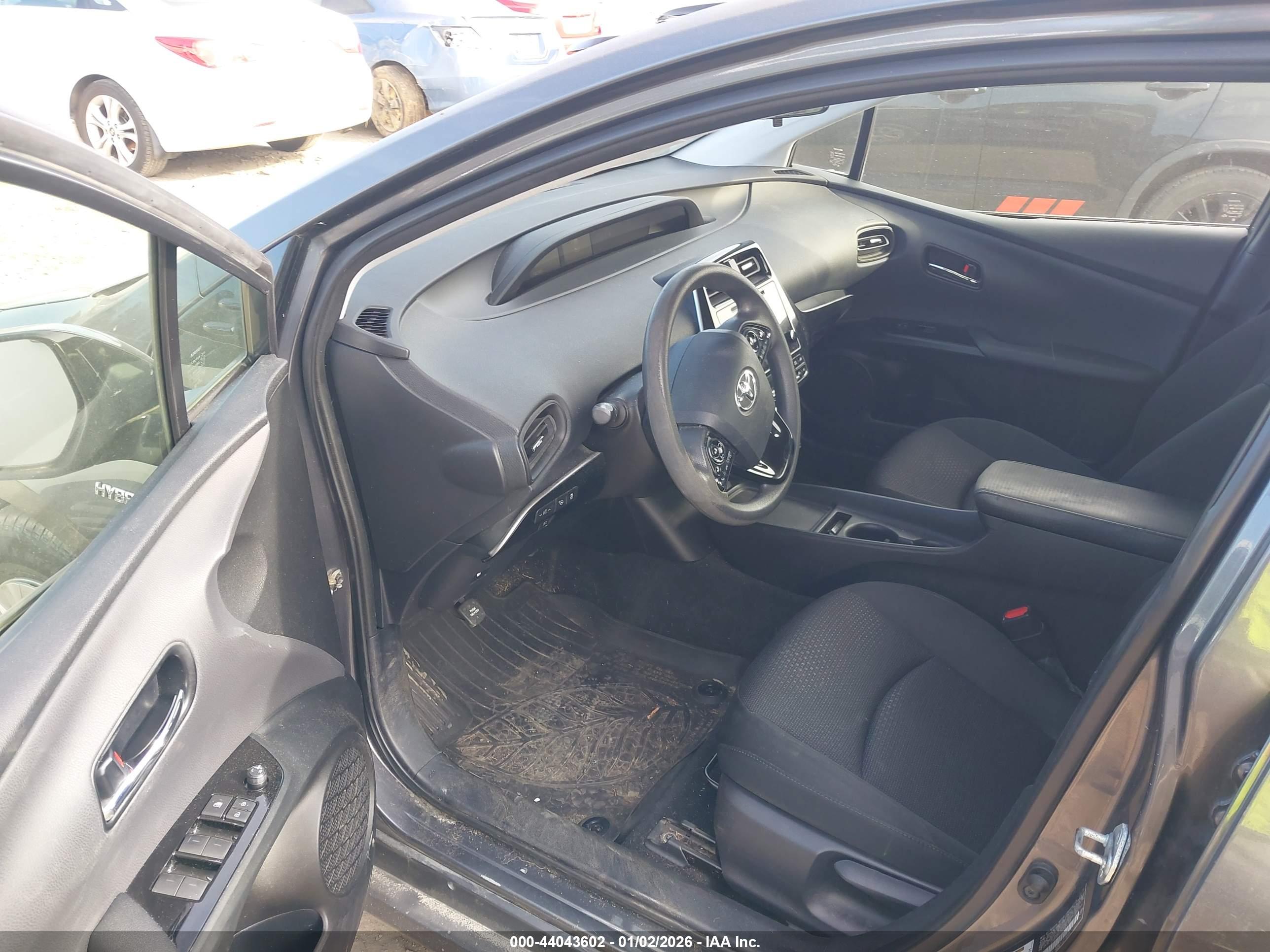 TOYOTA PRIUS image 5