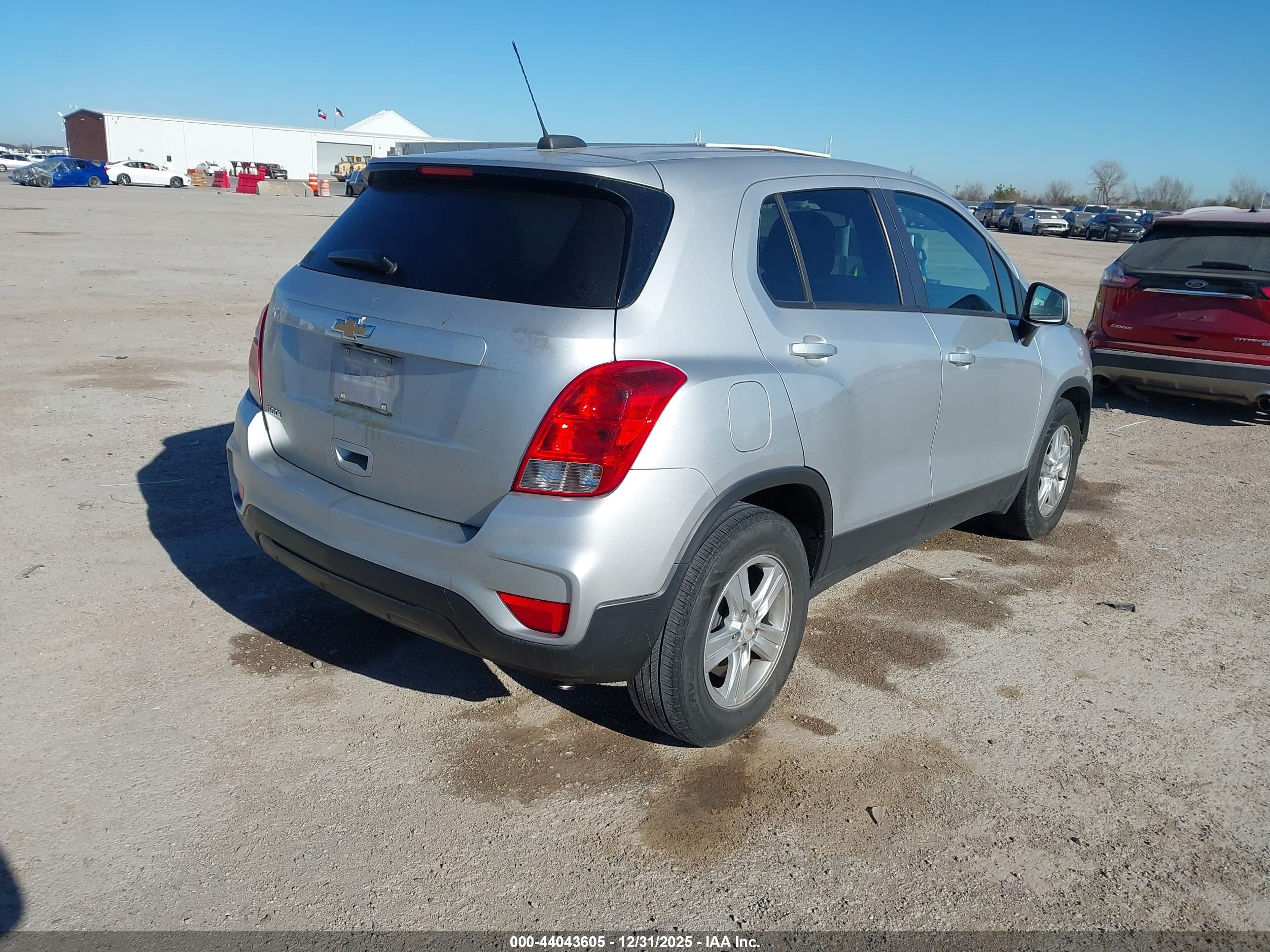 CHEVROLET TRAX image 4