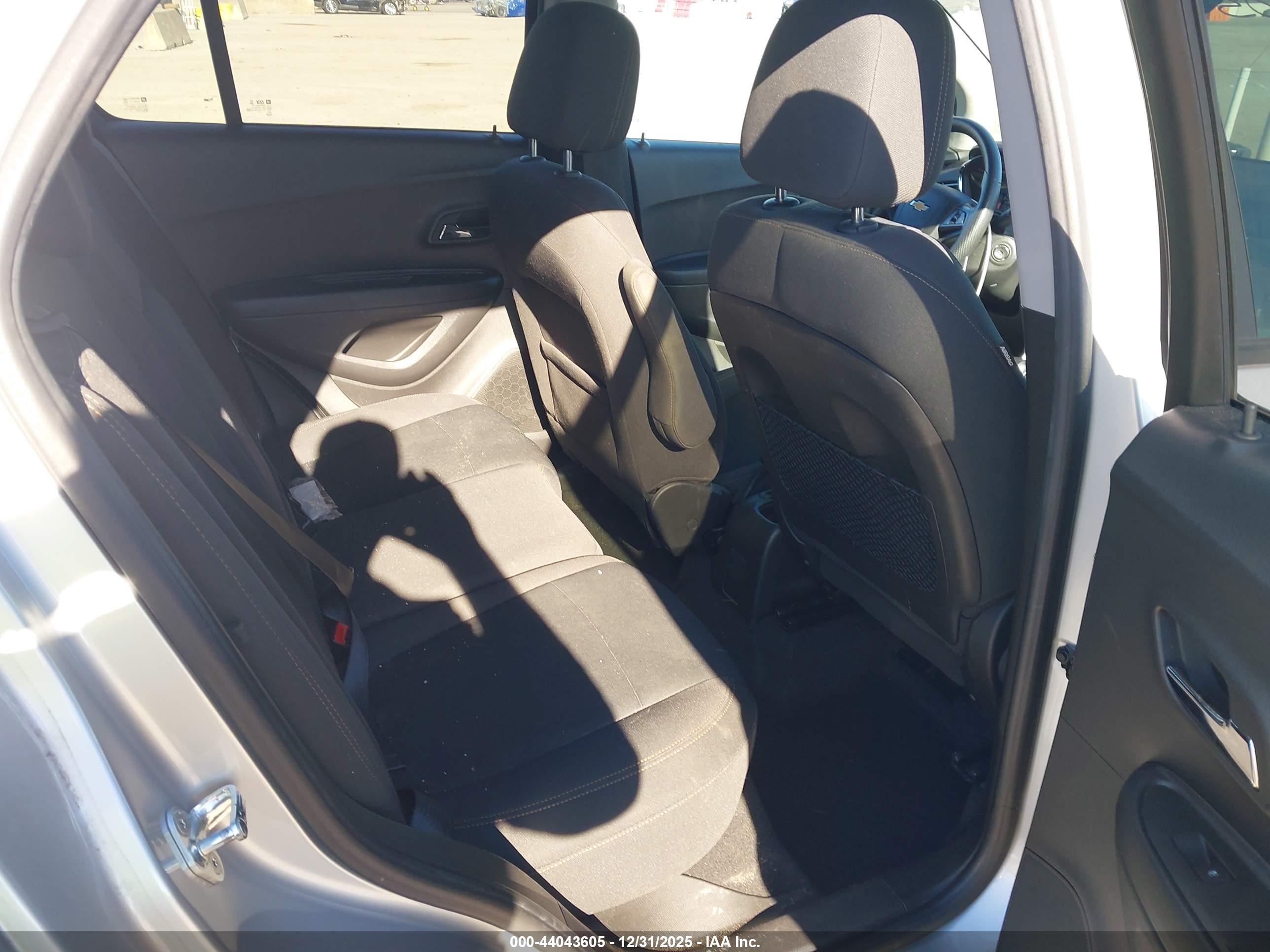 CHEVROLET TRAX image 8