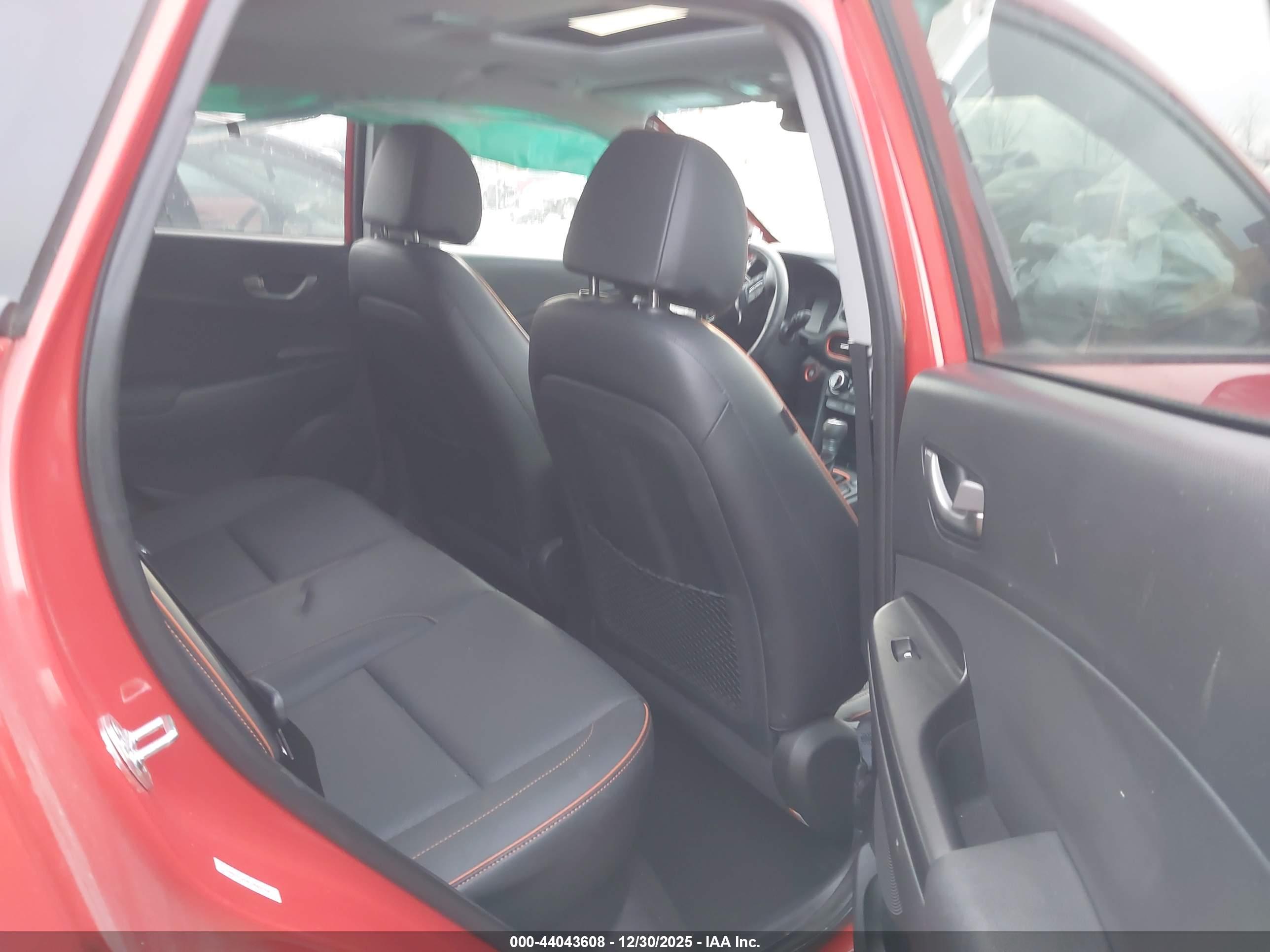 HYUNDAI KONA image 8