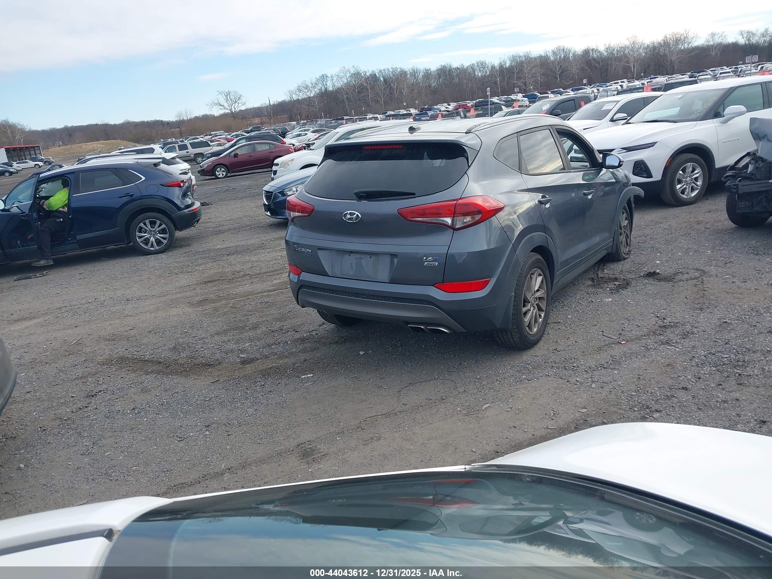 HYUNDAI TUCSON image 4