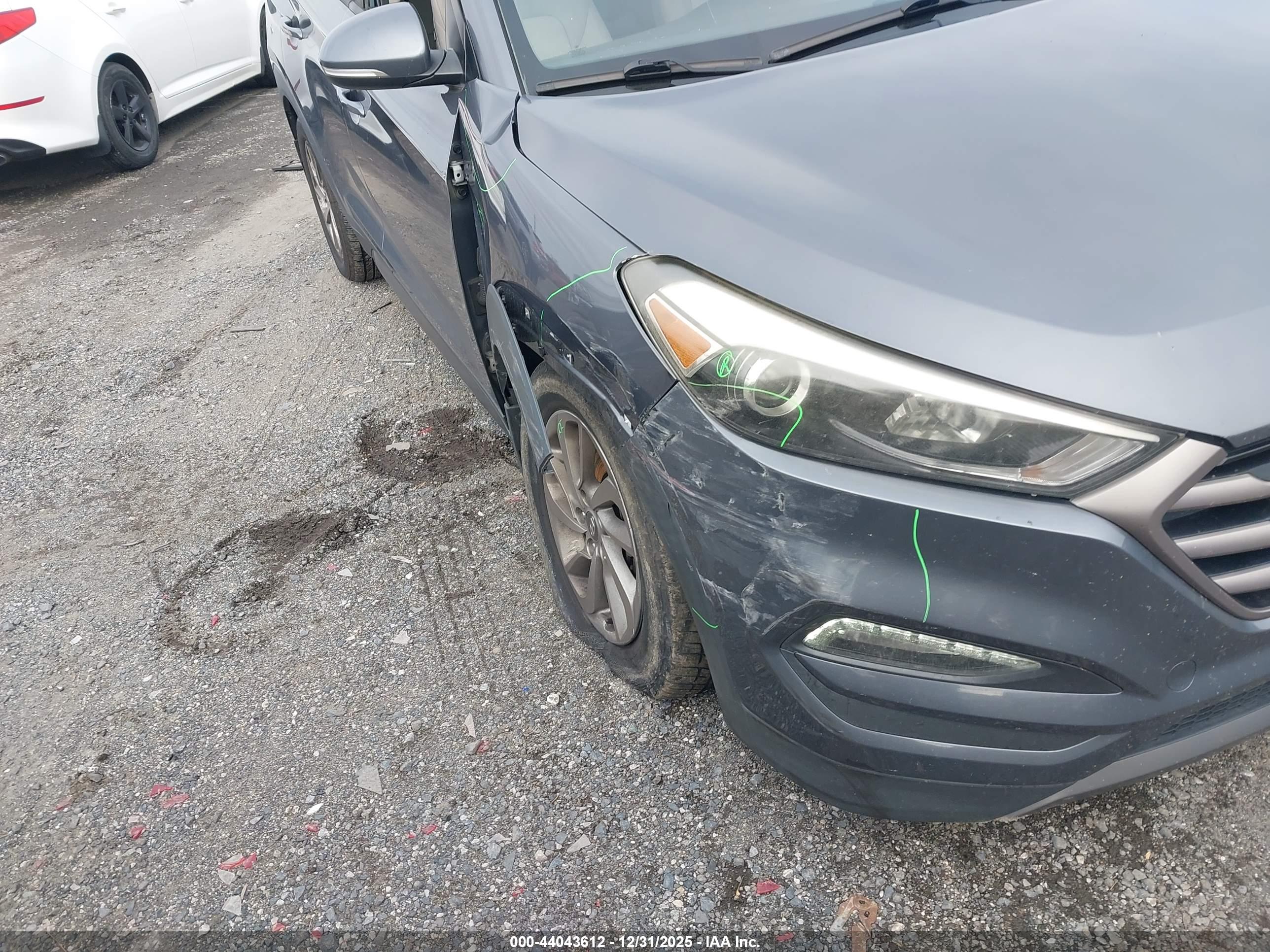 HYUNDAI TUCSON image 6