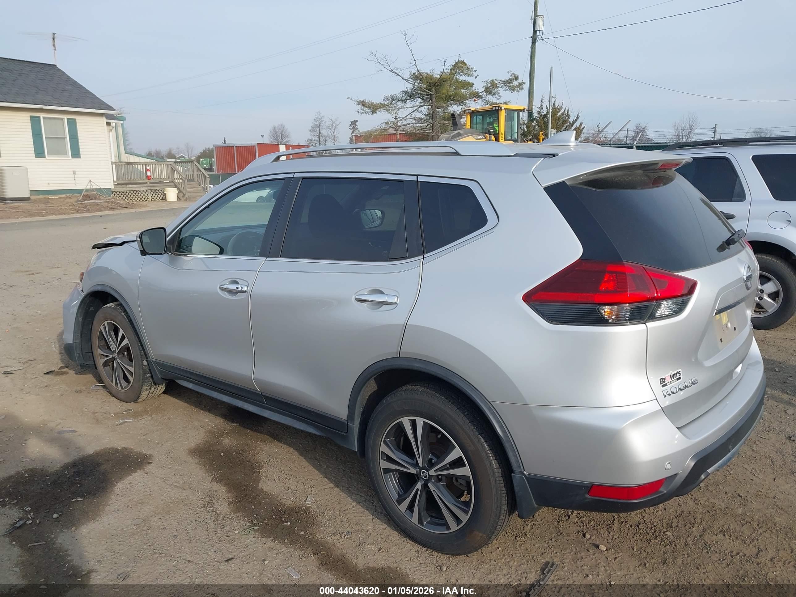 NISSAN ROGUE image 3