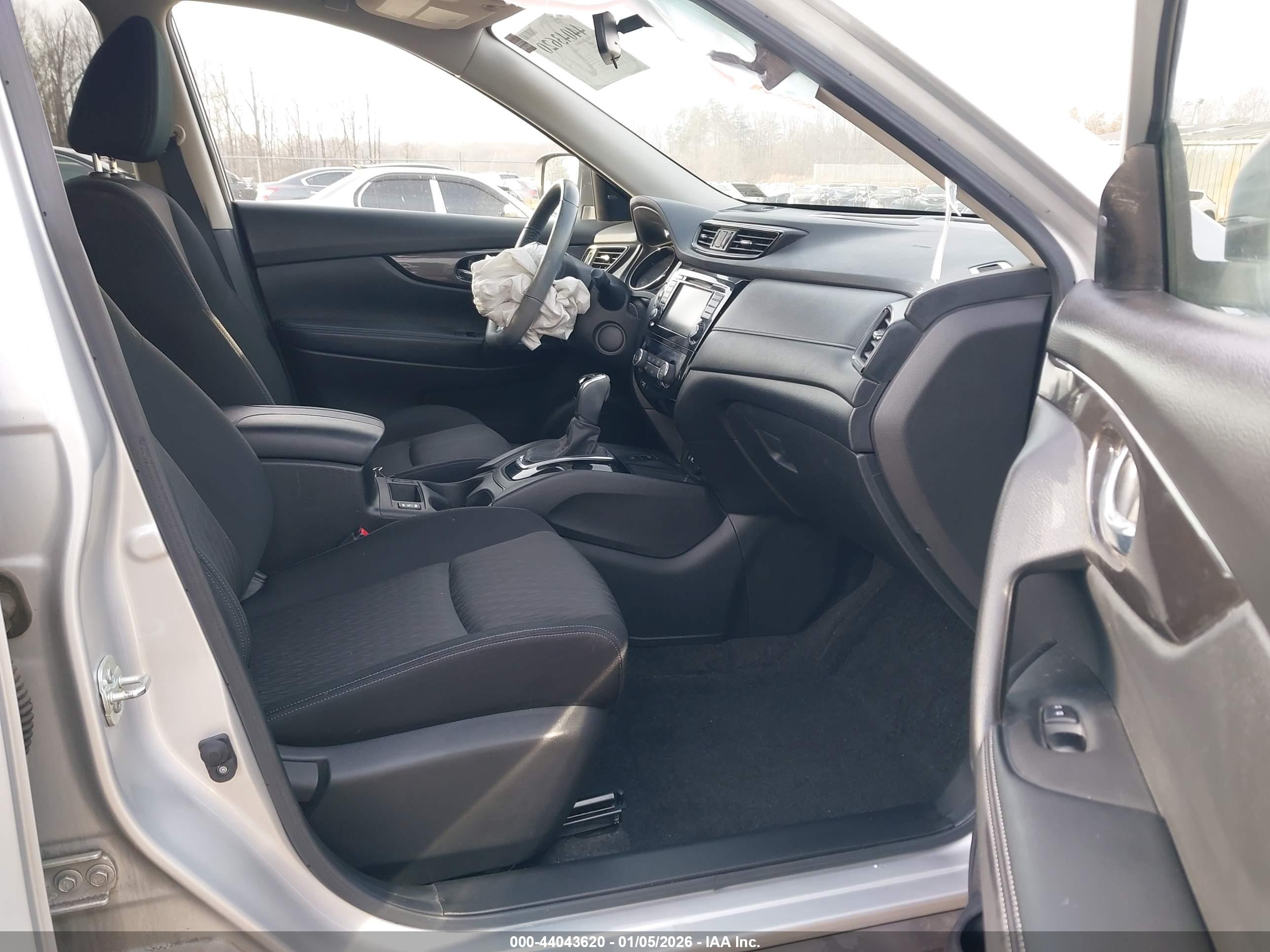 NISSAN ROGUE image 5
