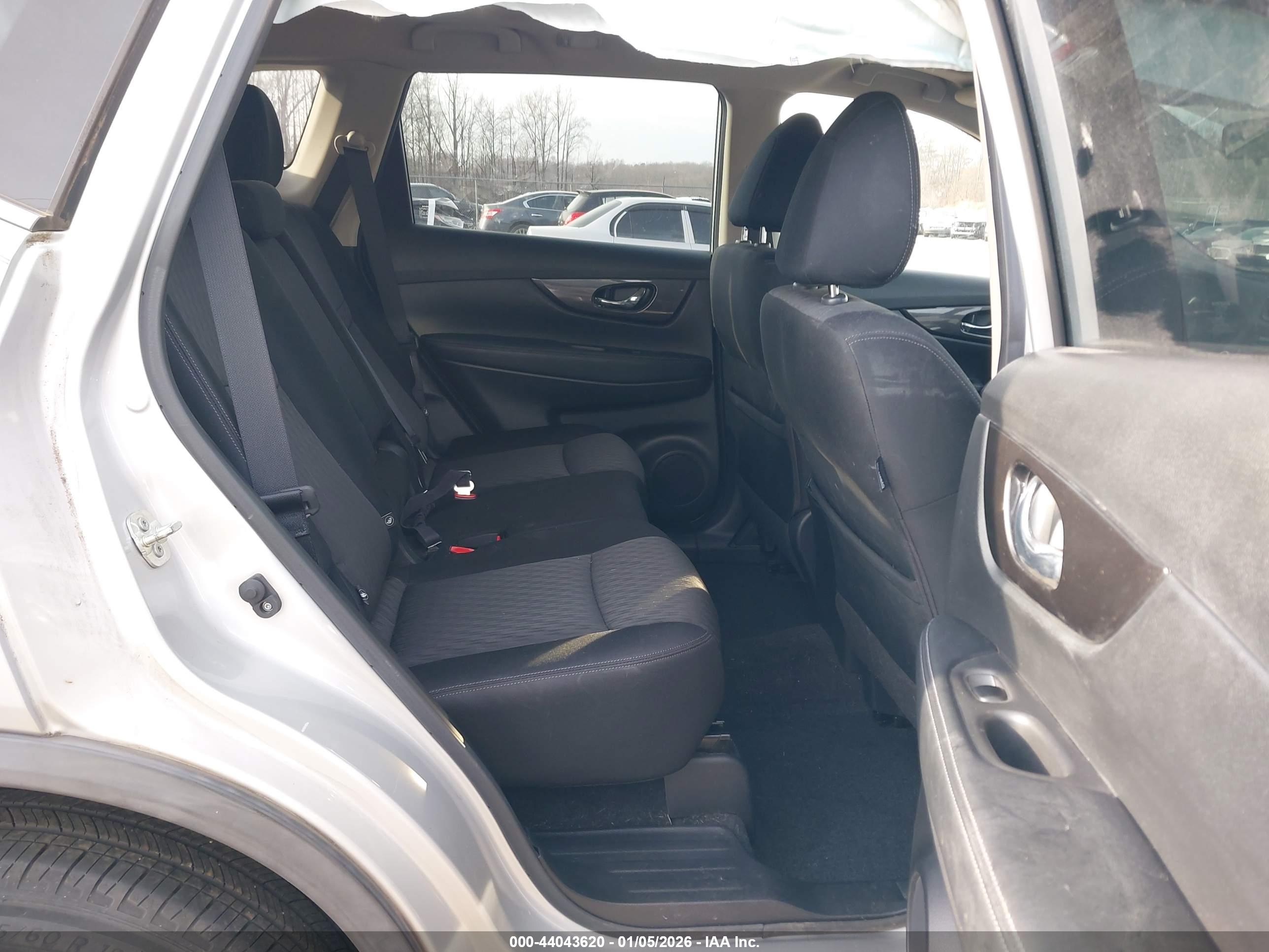 NISSAN ROGUE image 8