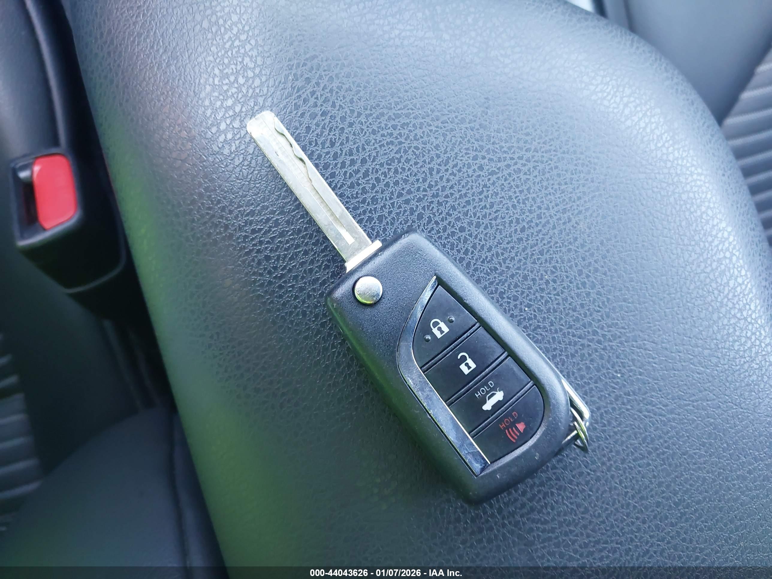 TOYOTA CAMRY image 11