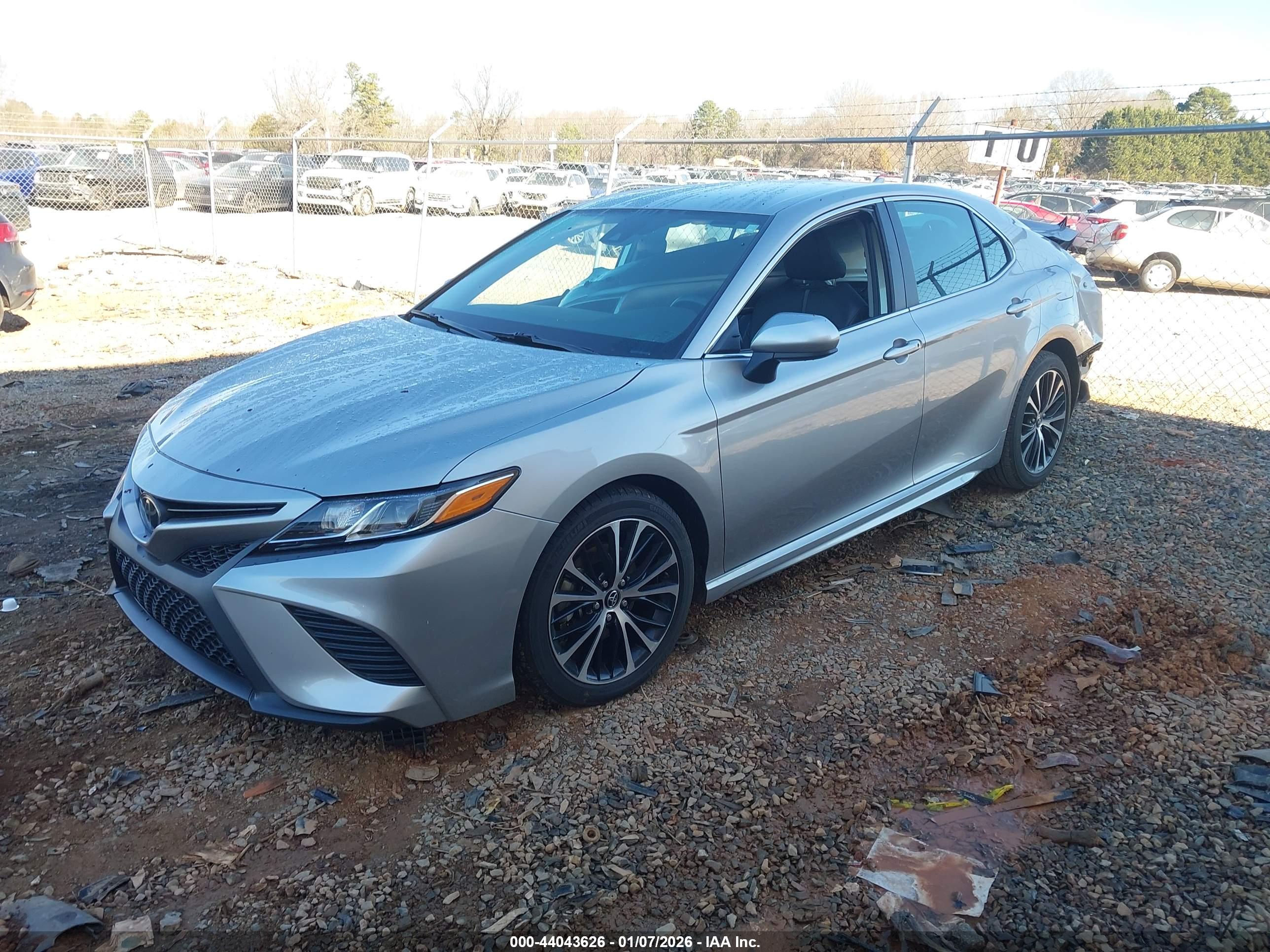 TOYOTA CAMRY image 2