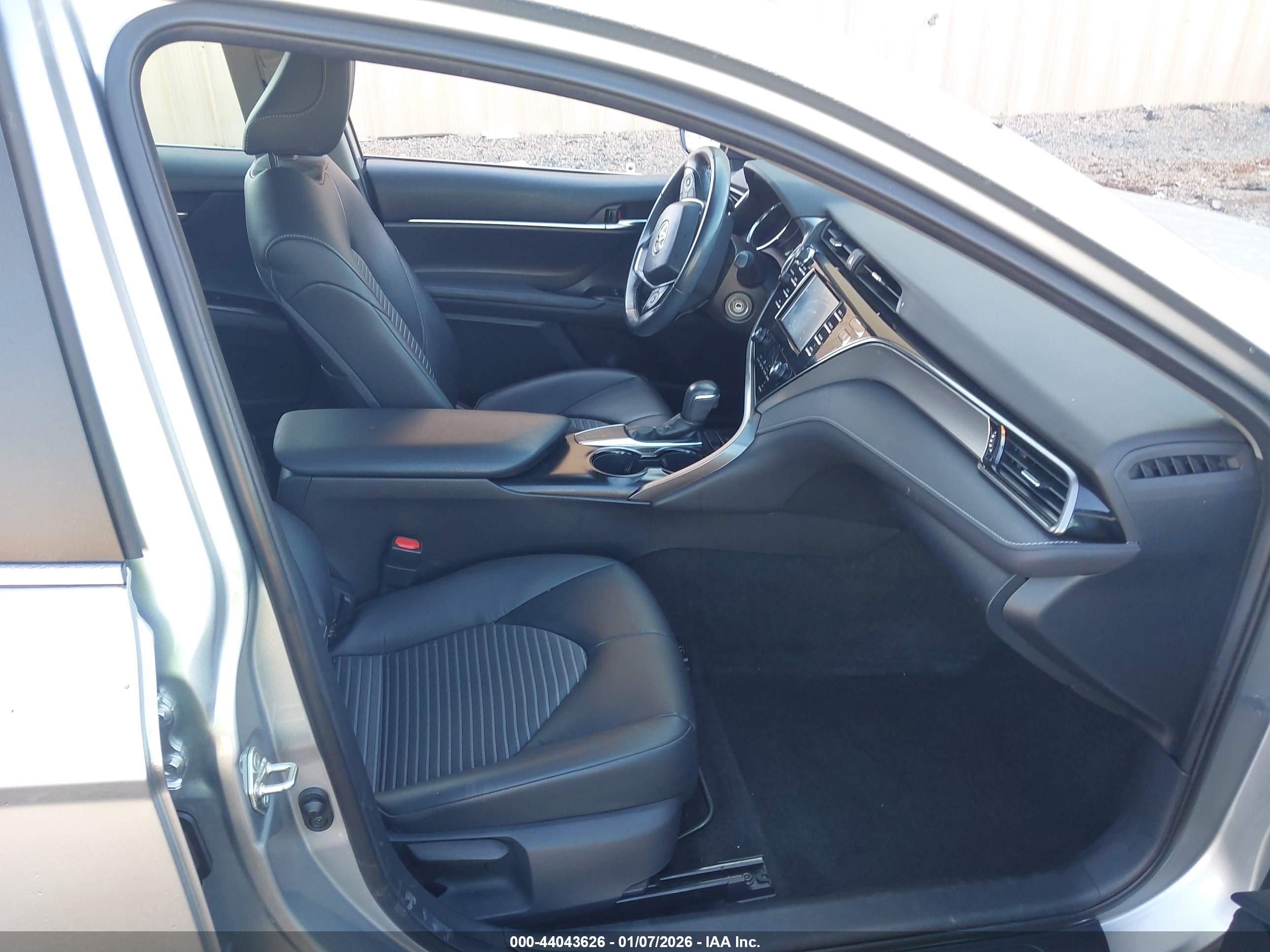 TOYOTA CAMRY image 5