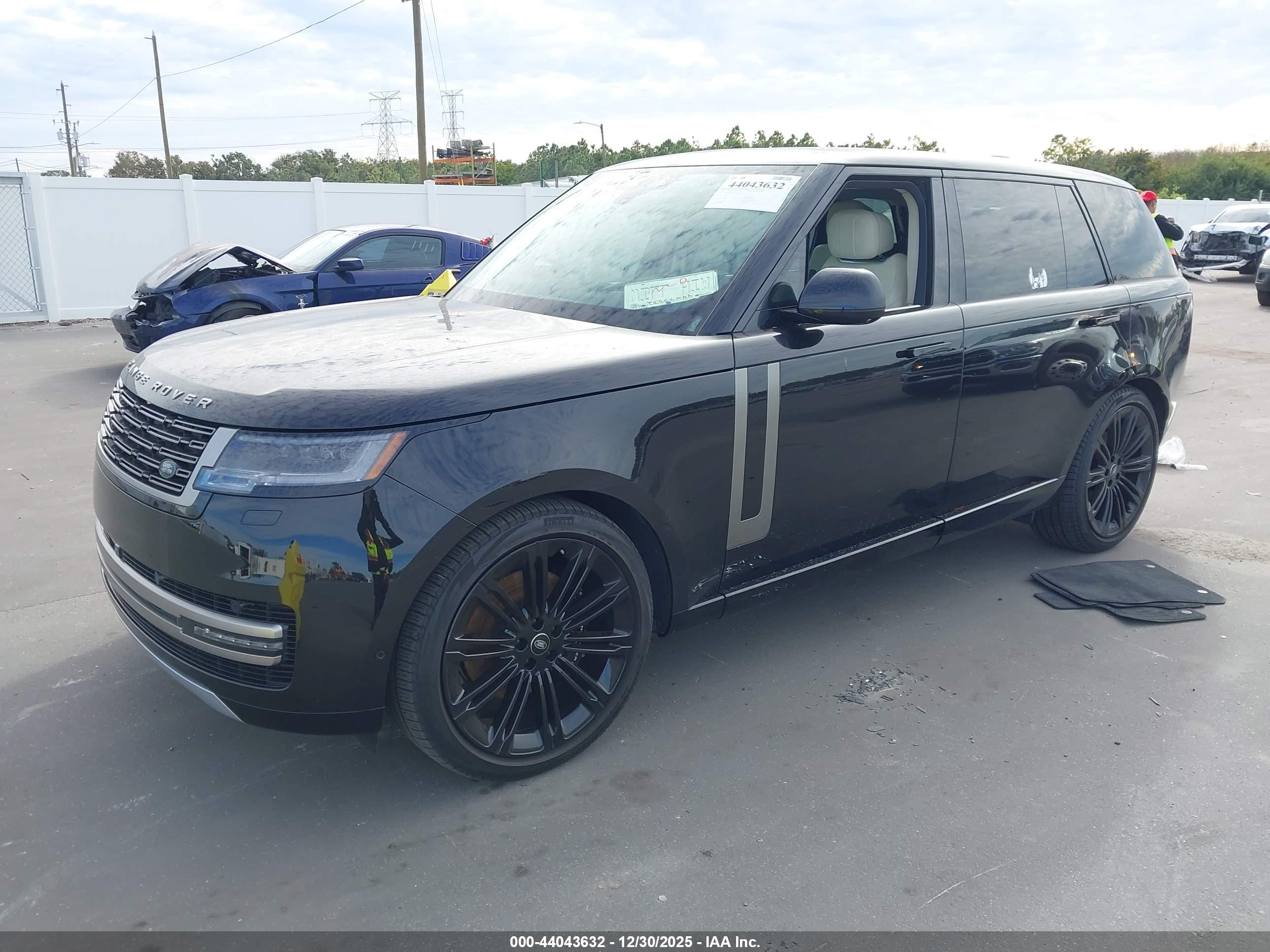 LAND ROVER image 2