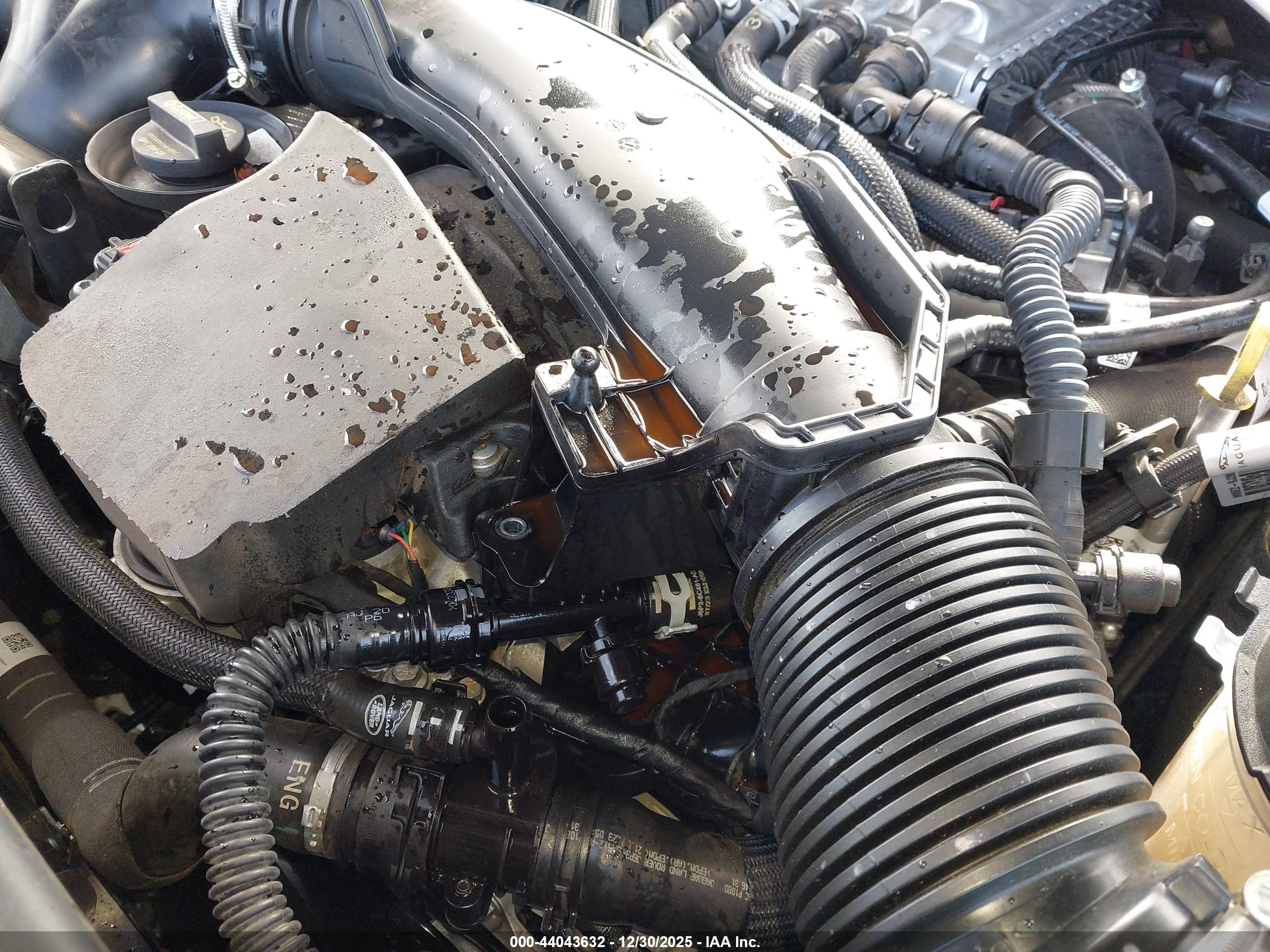 LAND ROVER image 6