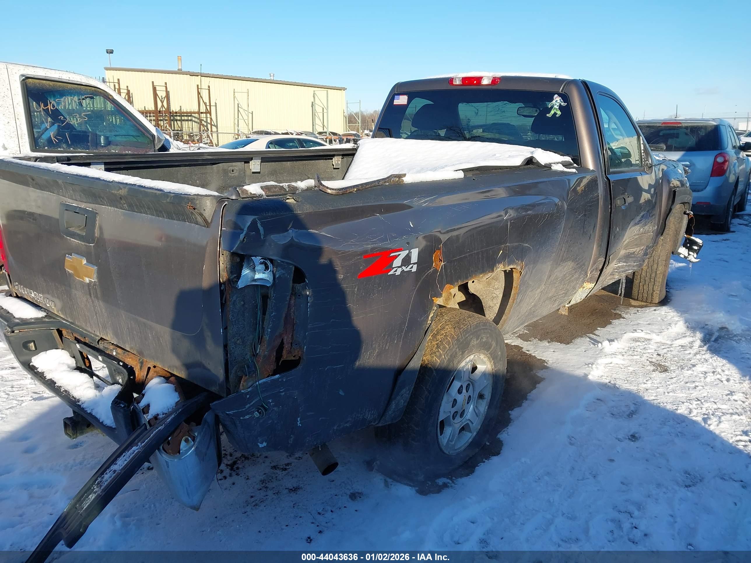 CHEVROLET SILVERADO image 4