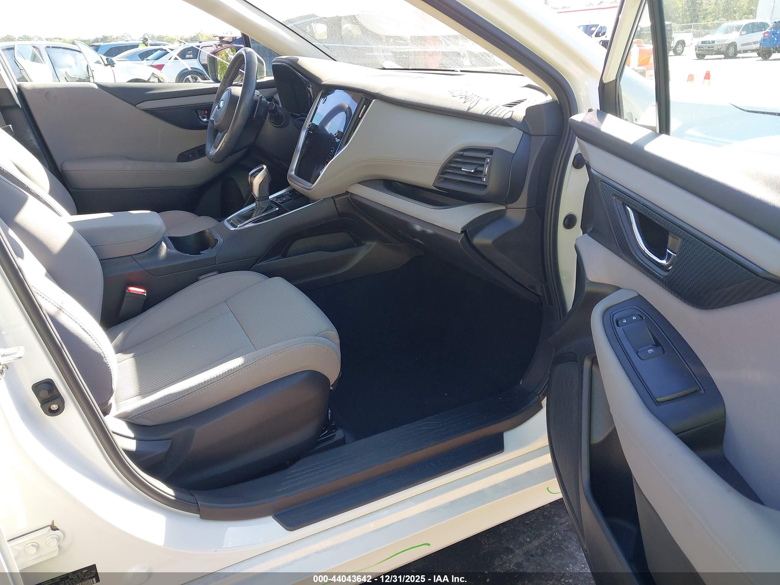 SUBARU LEGACY image 5