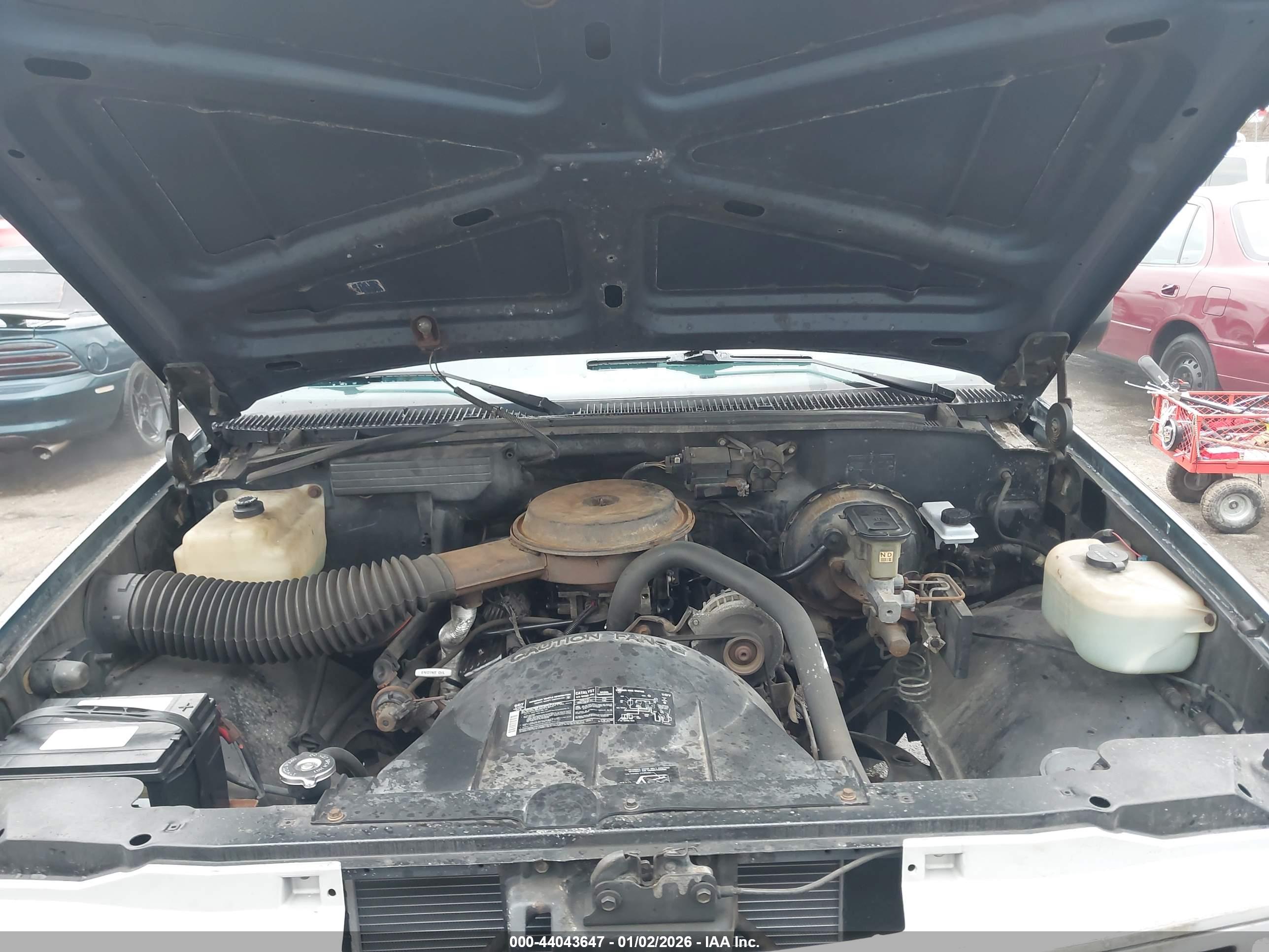 CHEVROLET GMT-400 image 10