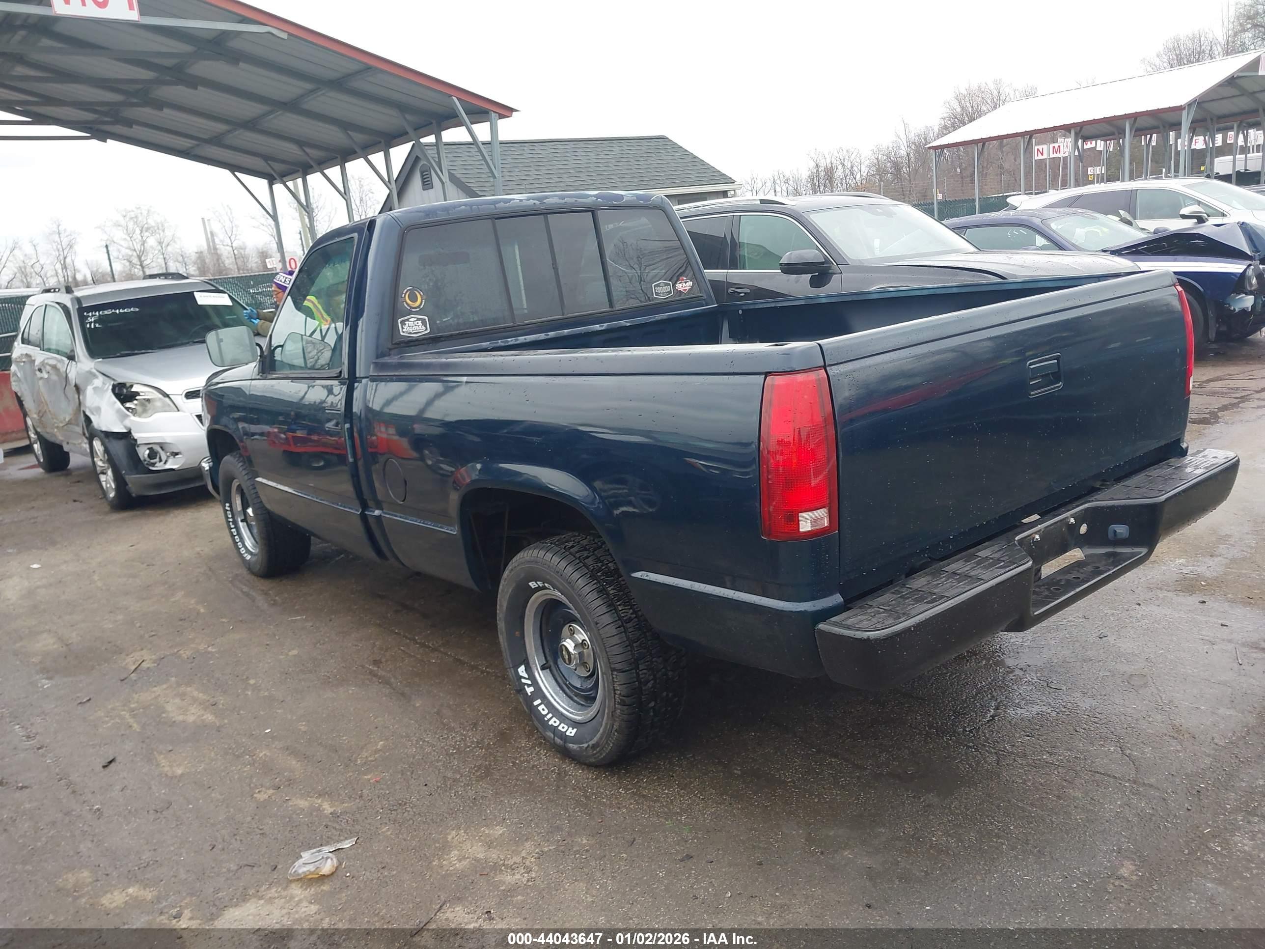 CHEVROLET GMT-400 image 3