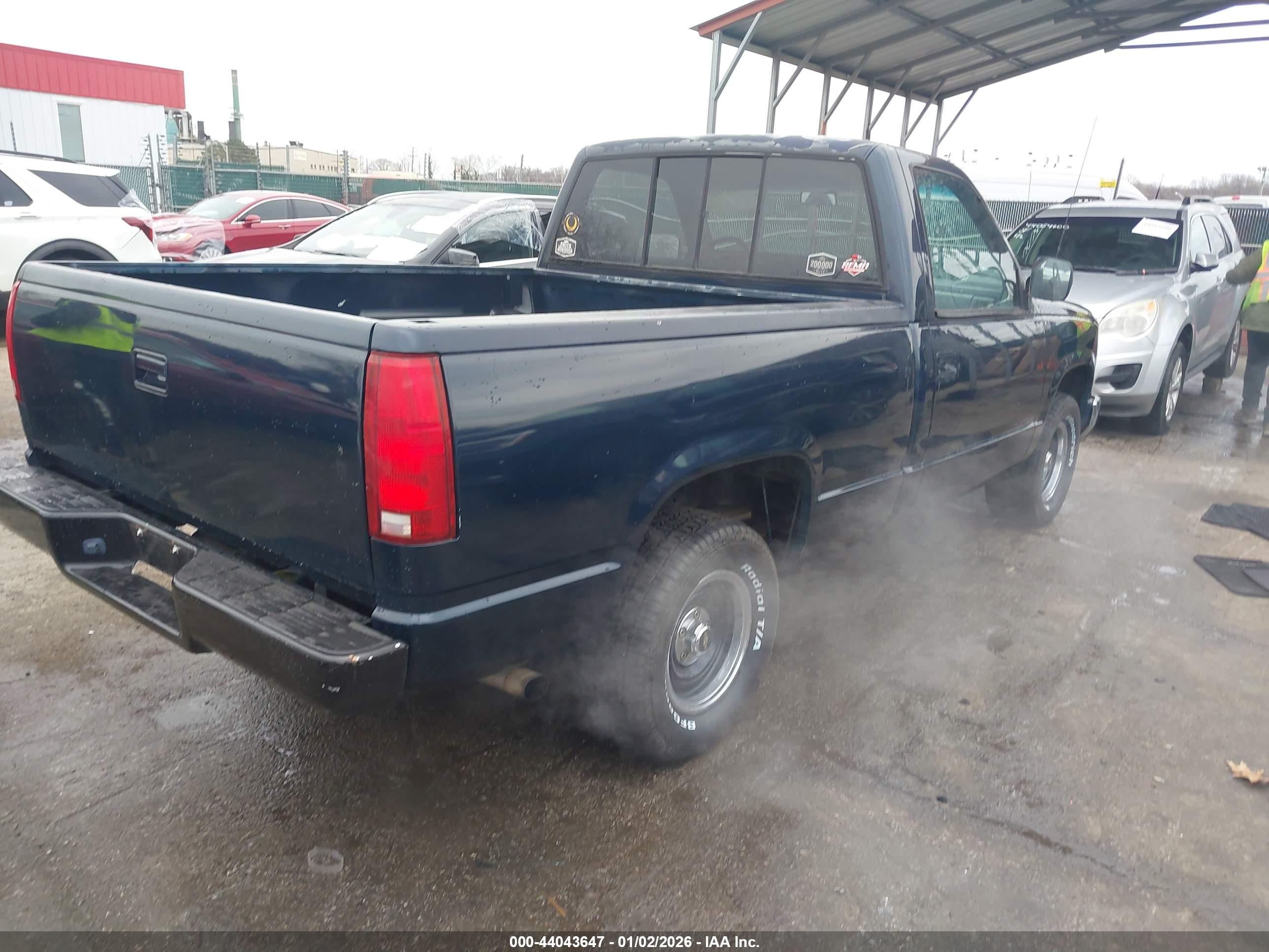 CHEVROLET GMT-400 image 4