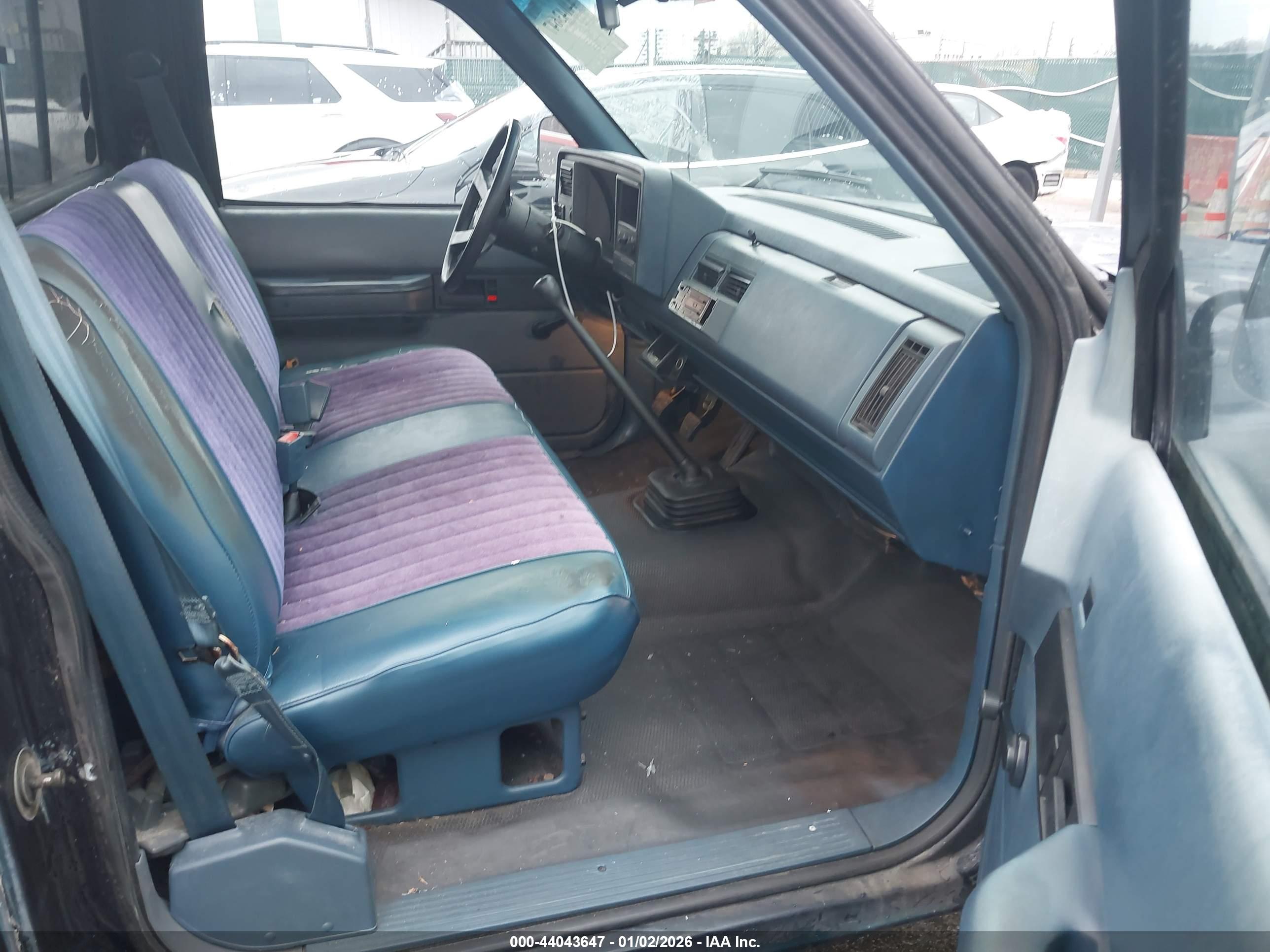 CHEVROLET GMT-400 image 5