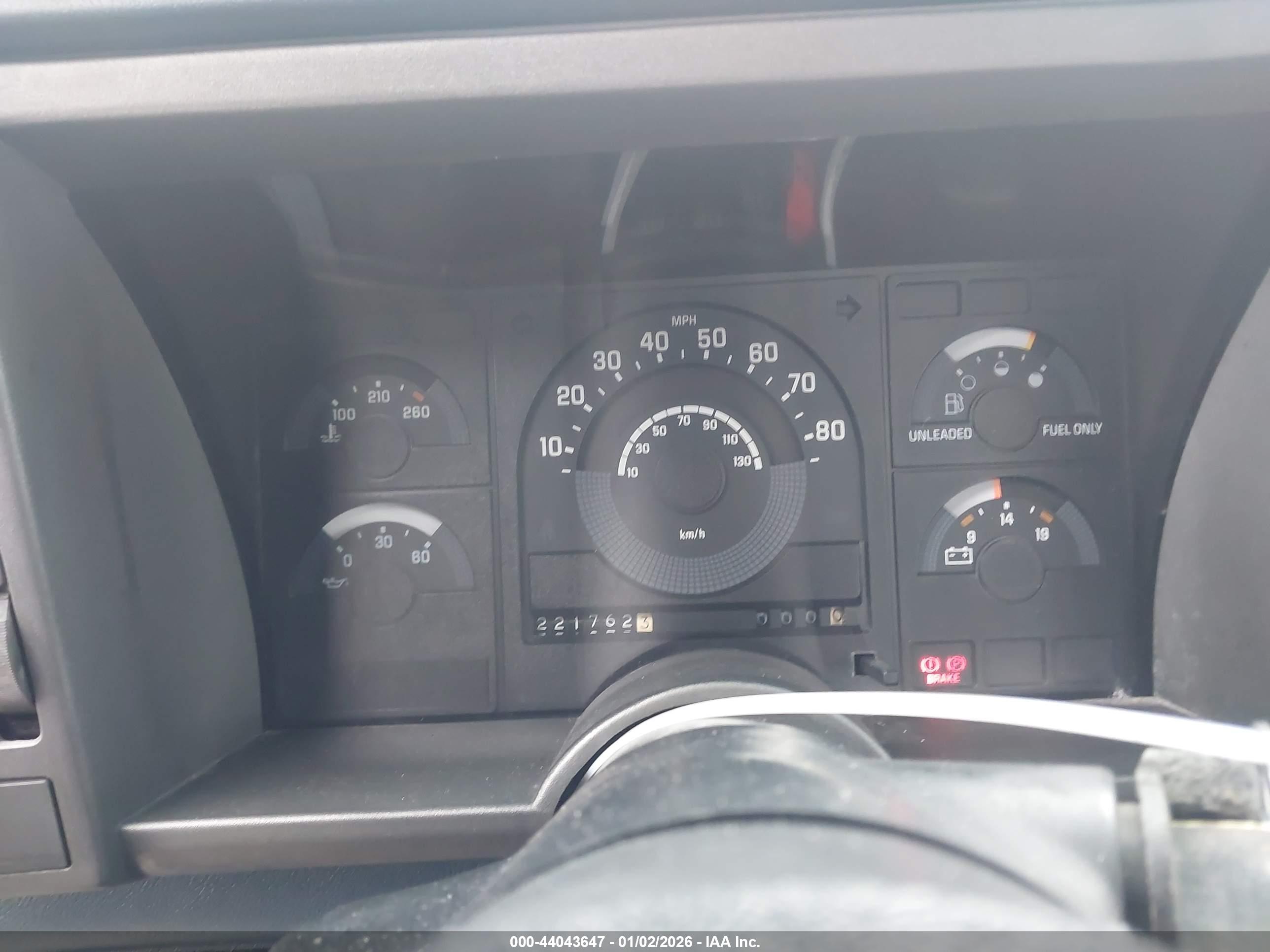 CHEVROLET GMT-400 image 7