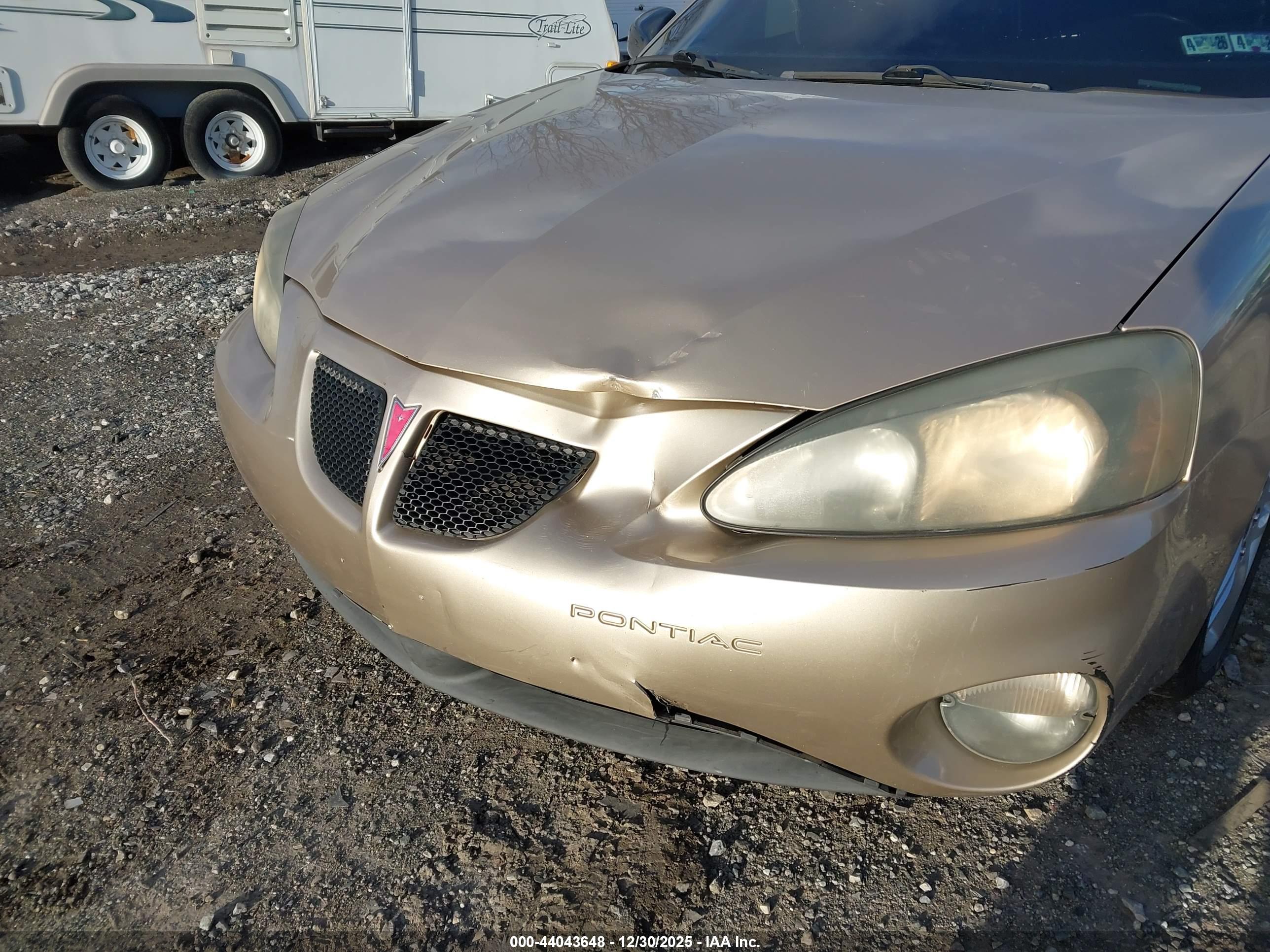 PONTIAC GRAND image 6