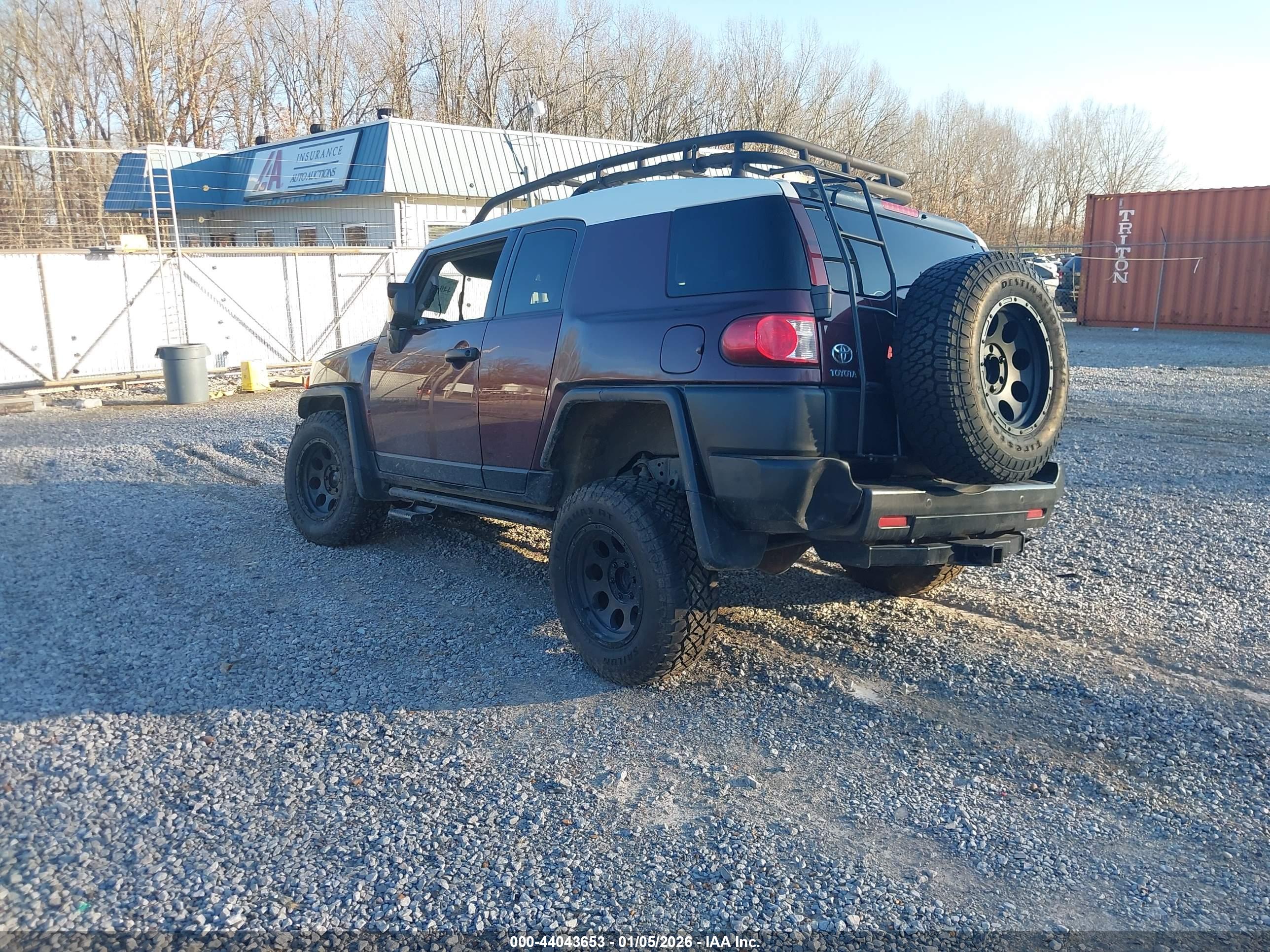 TOYOTA FJ image 3
