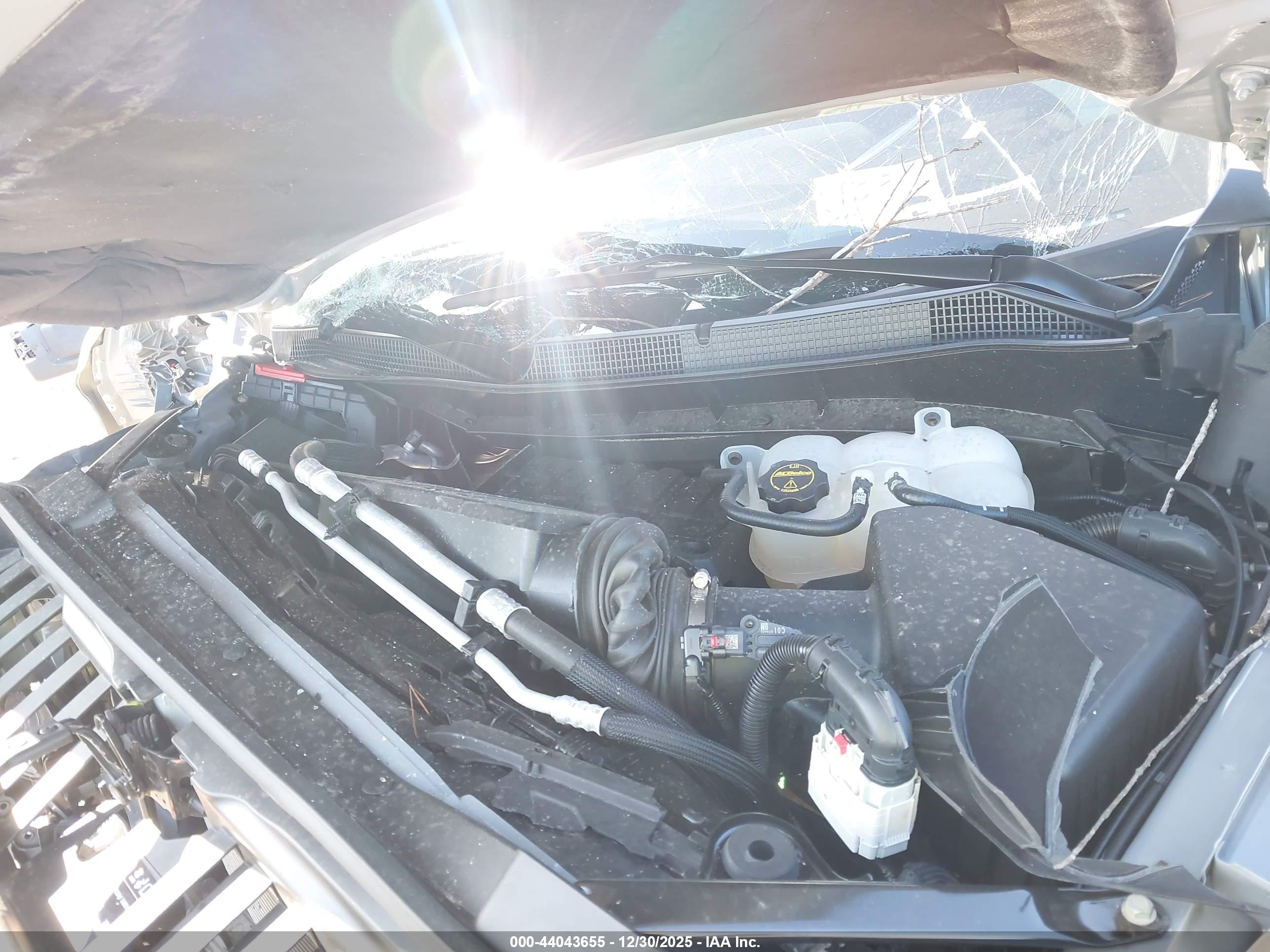 CHEVROLET SILVERADO image 10