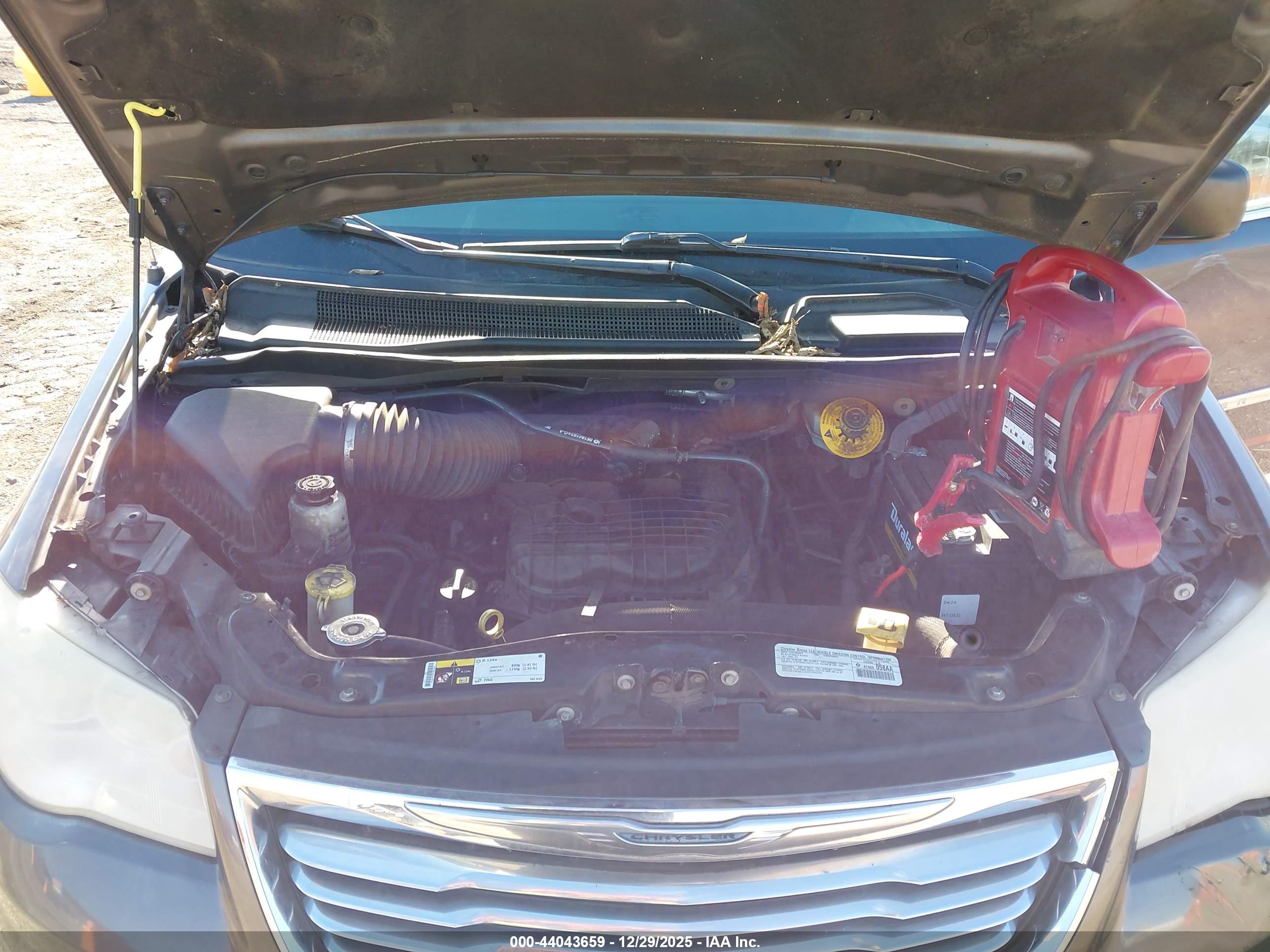 CHRYSLER TOWN image 10