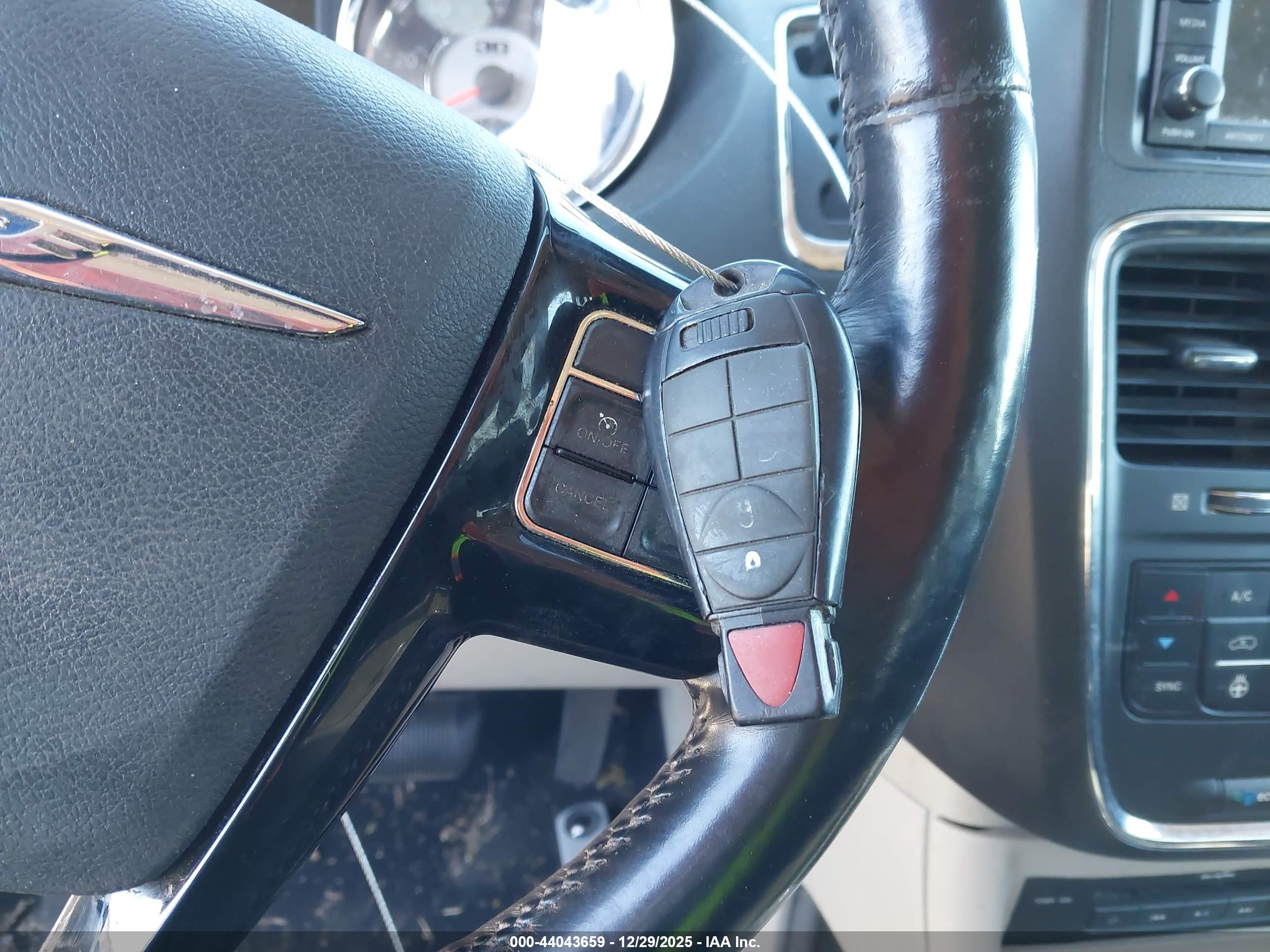 CHRYSLER TOWN image 11