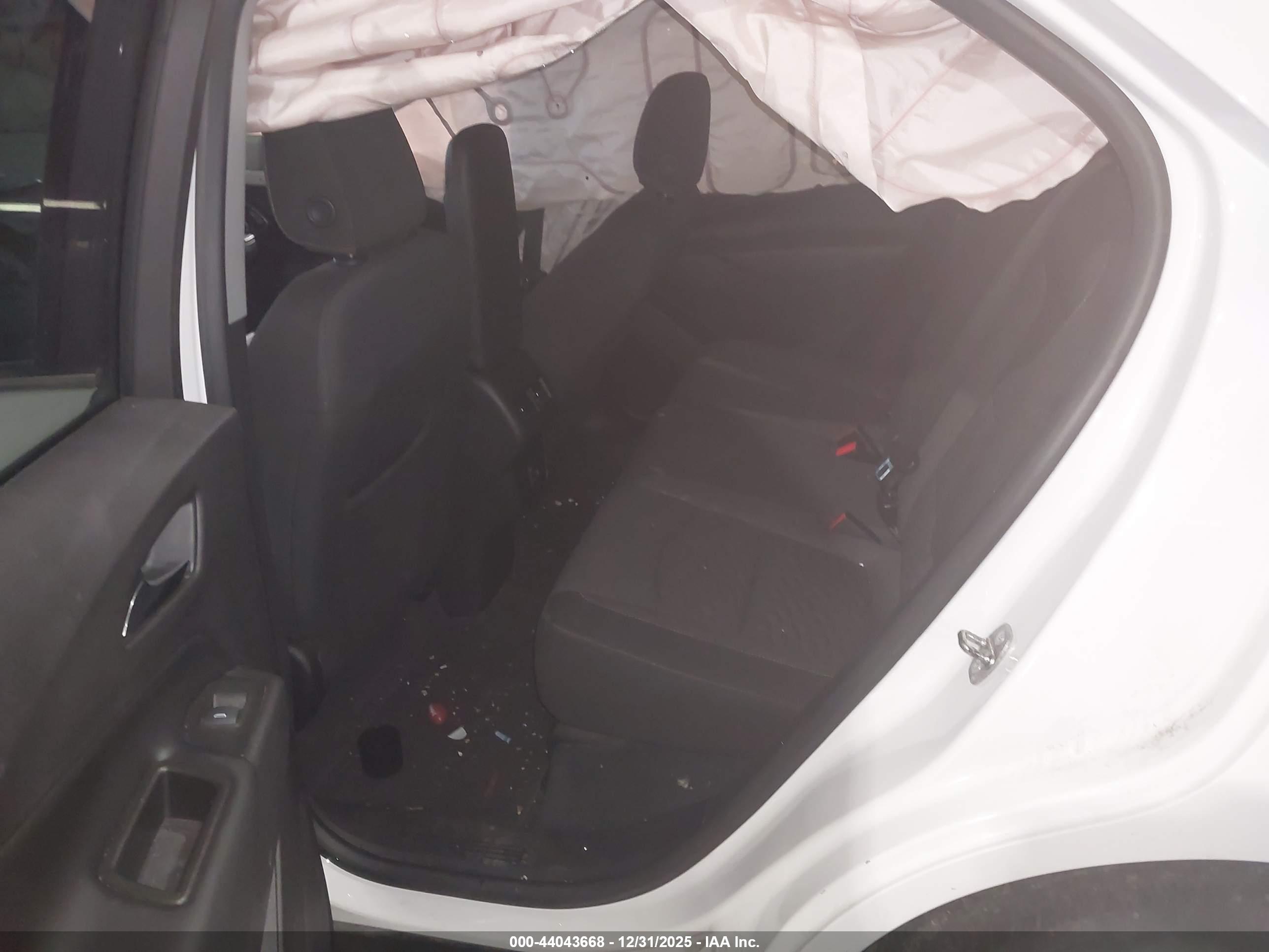 CHEVROLET EQUINOX image 8