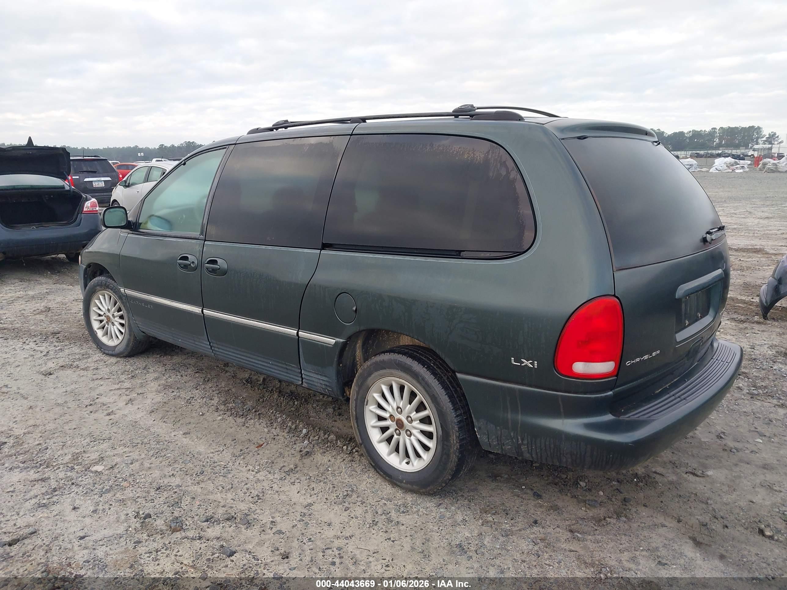 CHRYSLER TOWN image 3