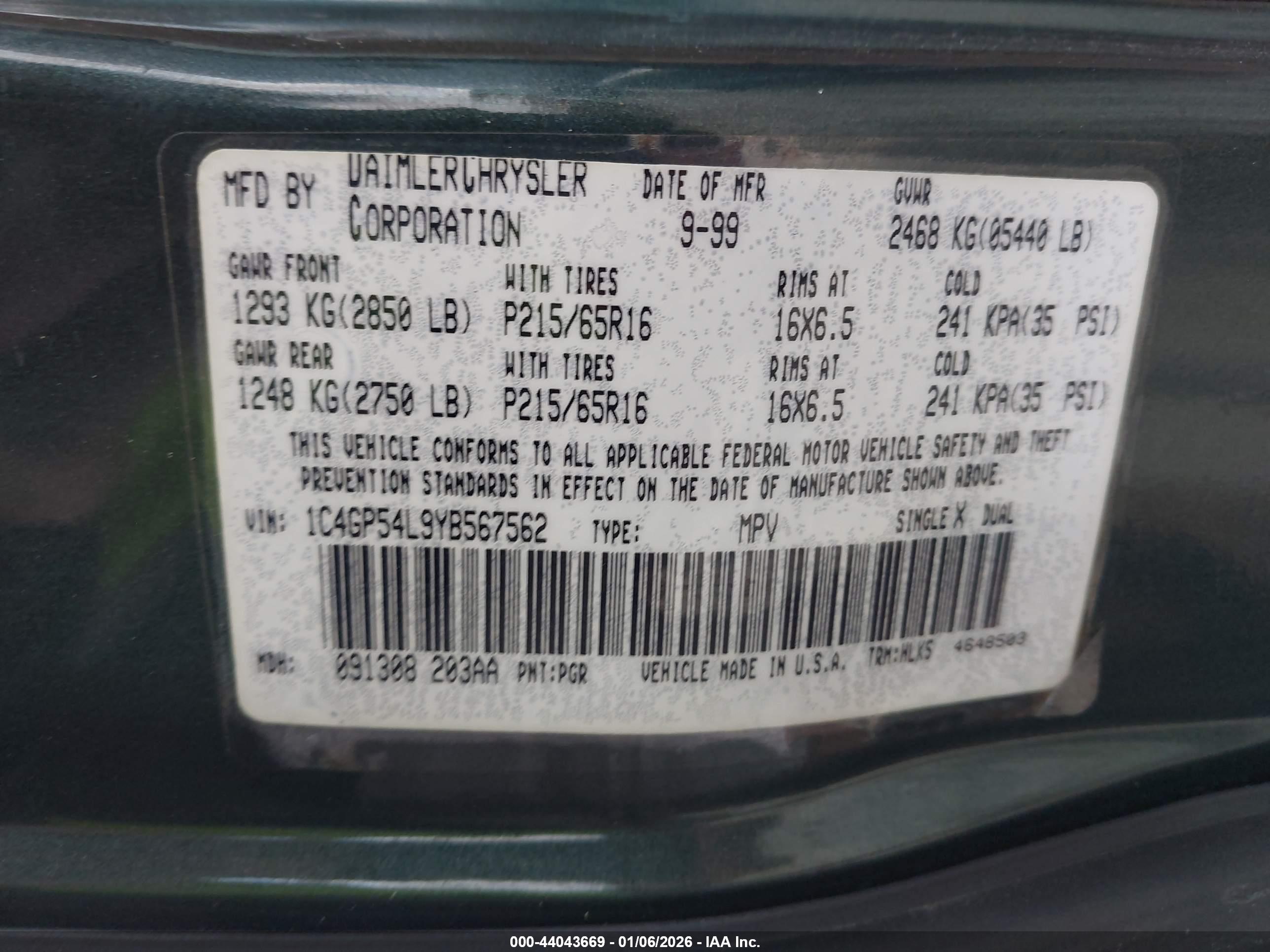 CHRYSLER TOWN image 9