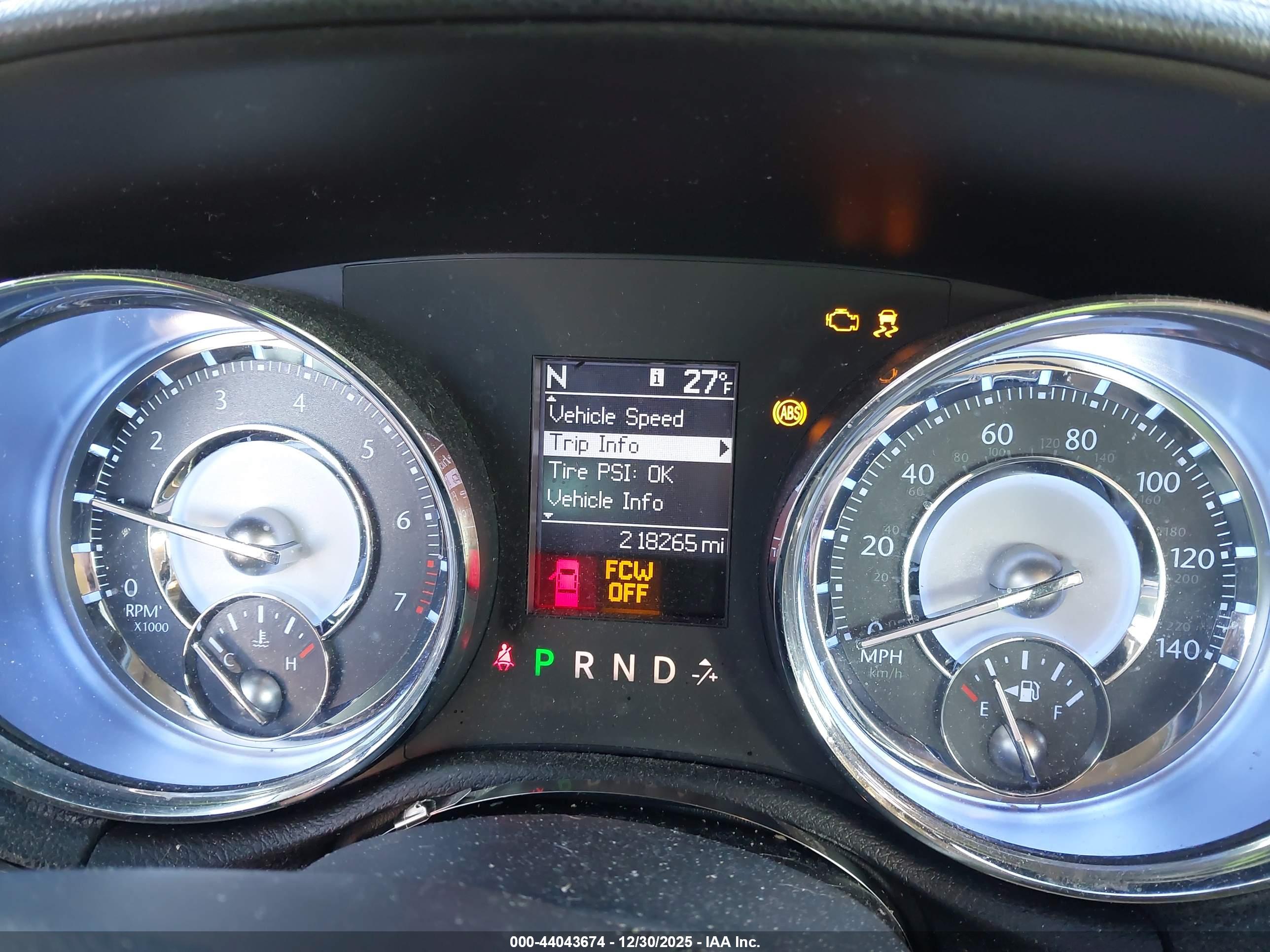 CHRYSLER 300 image 7