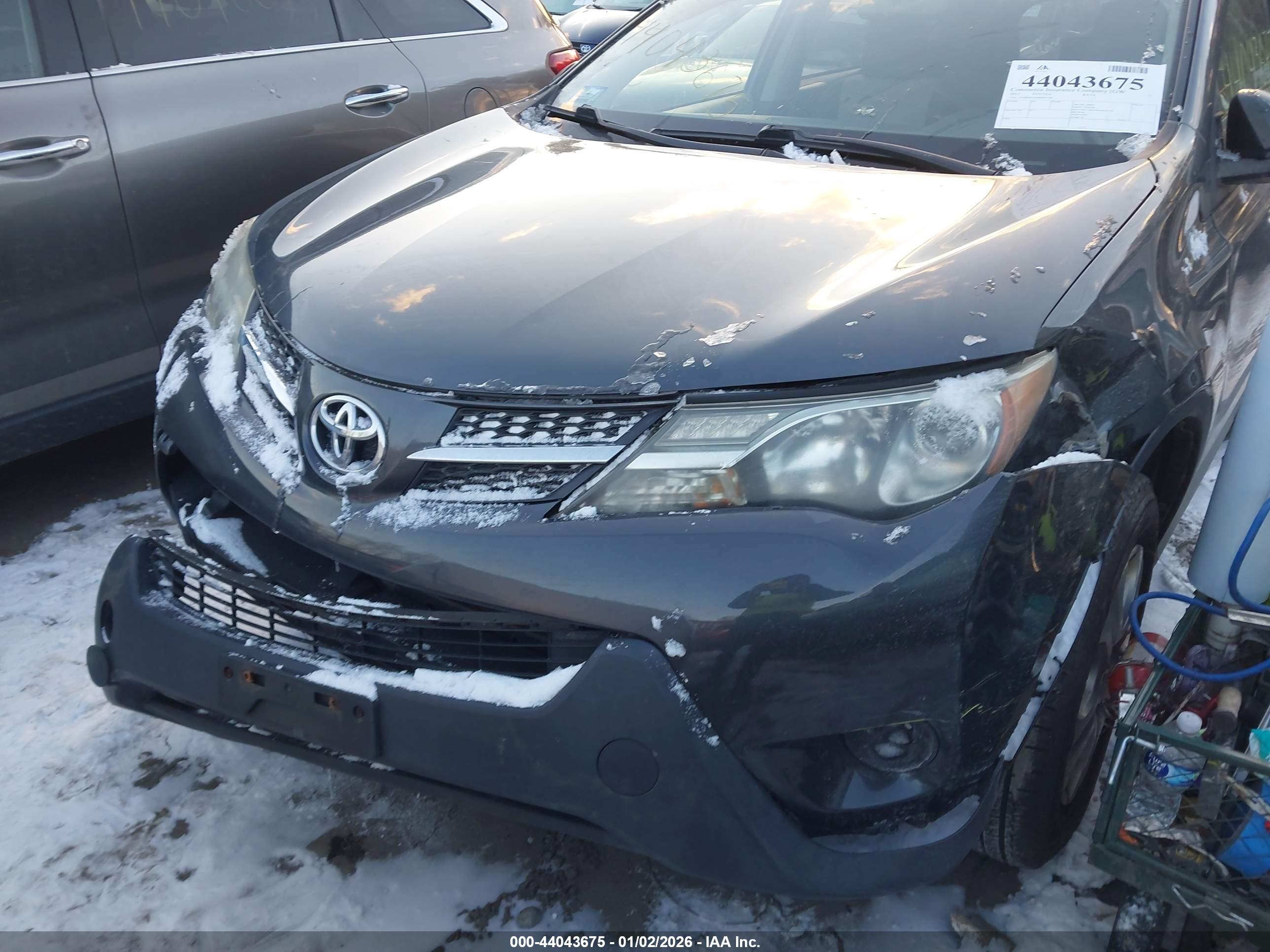 TOYOTA RAV4 image 6