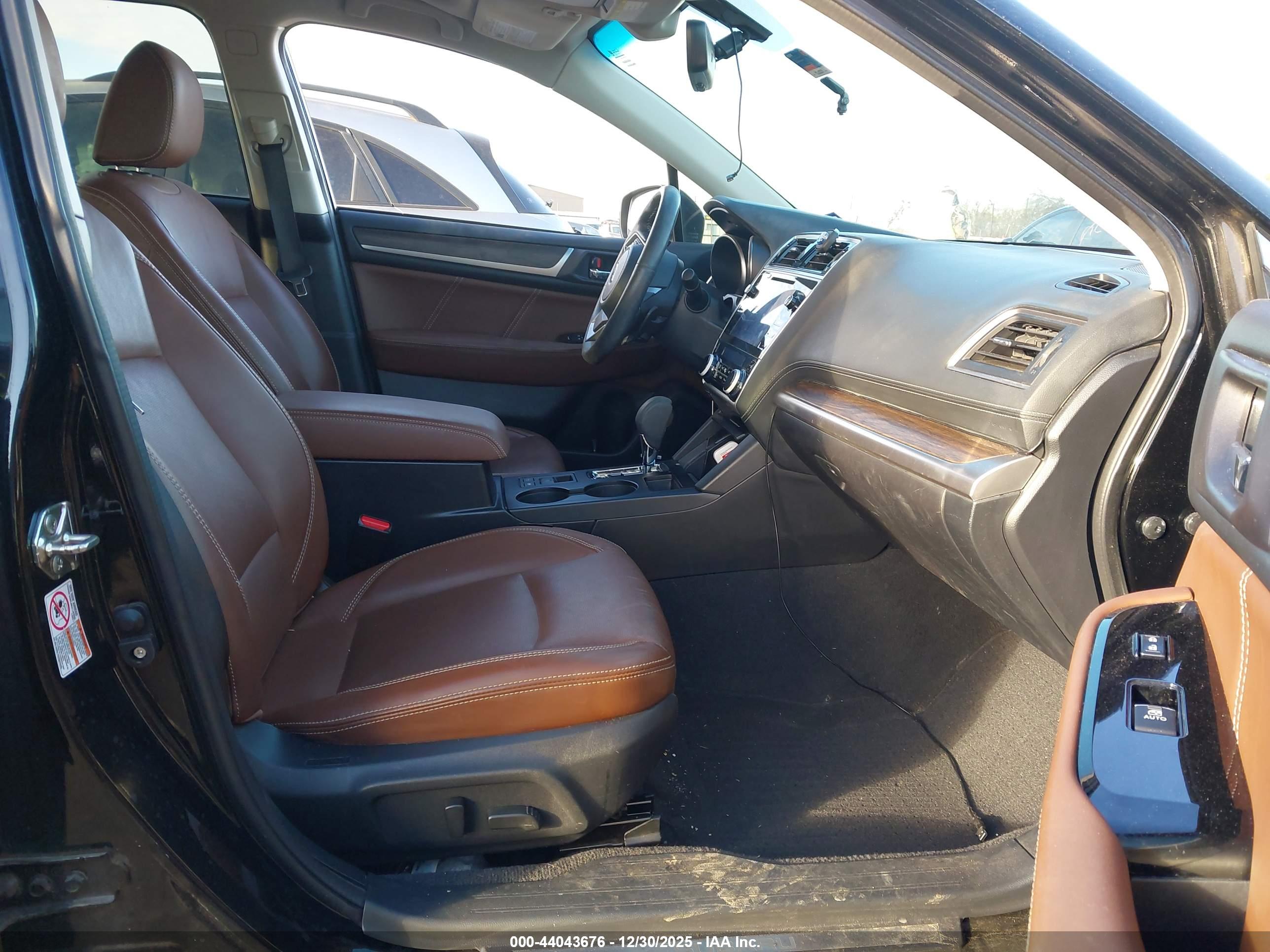 SUBARU OUTBACK image 5