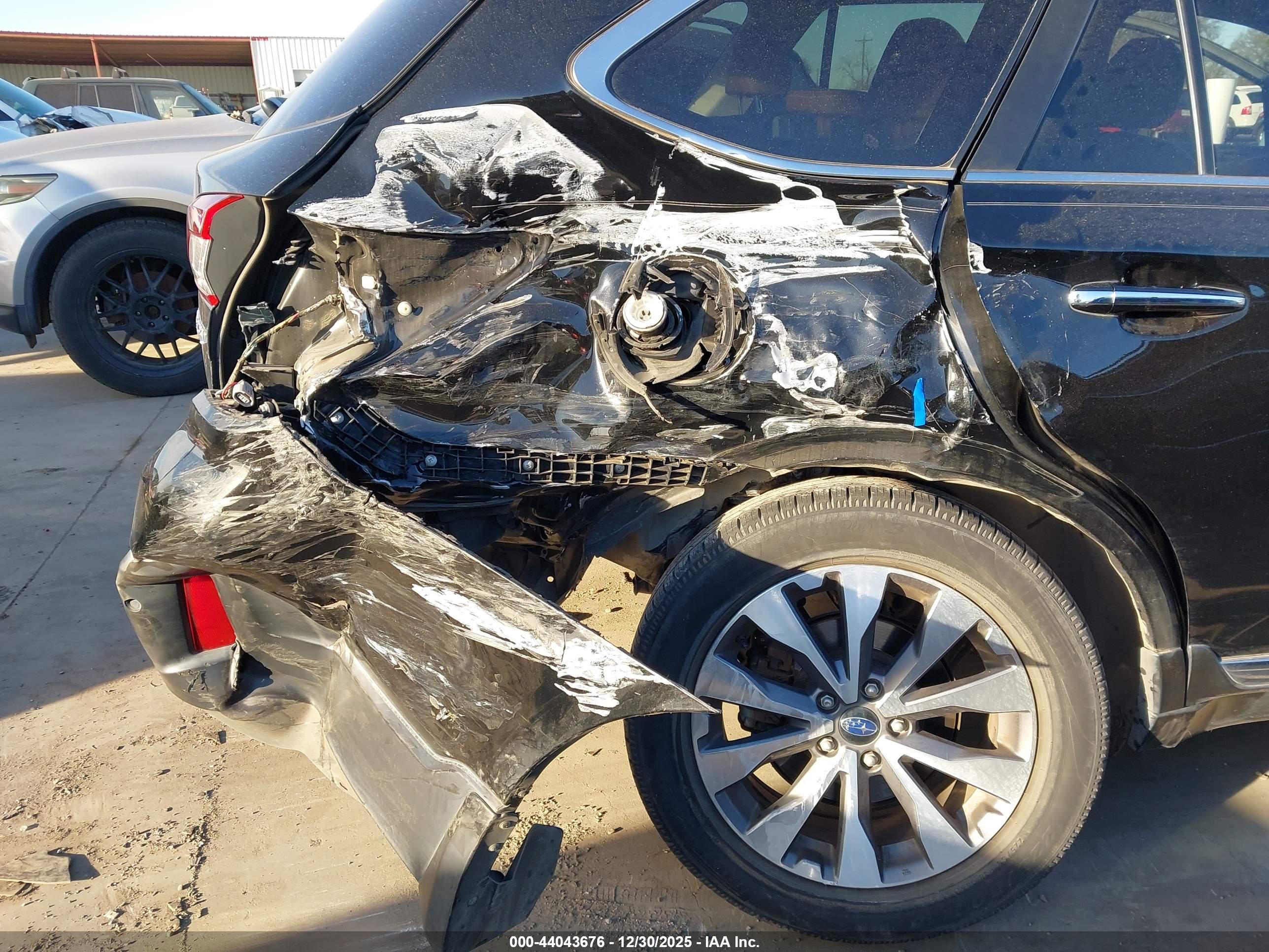SUBARU OUTBACK image 6