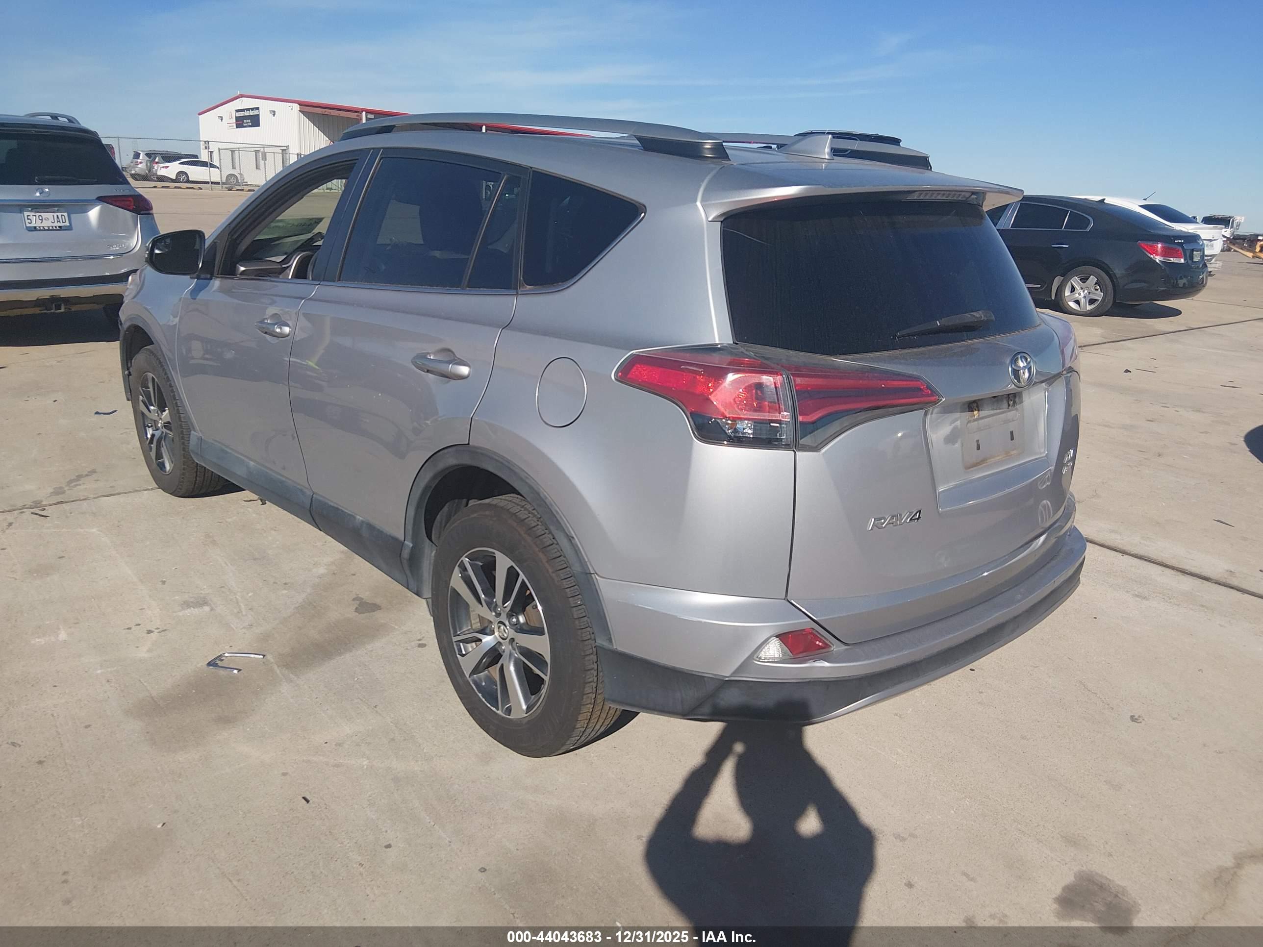 TOYOTA RAV4 image 3