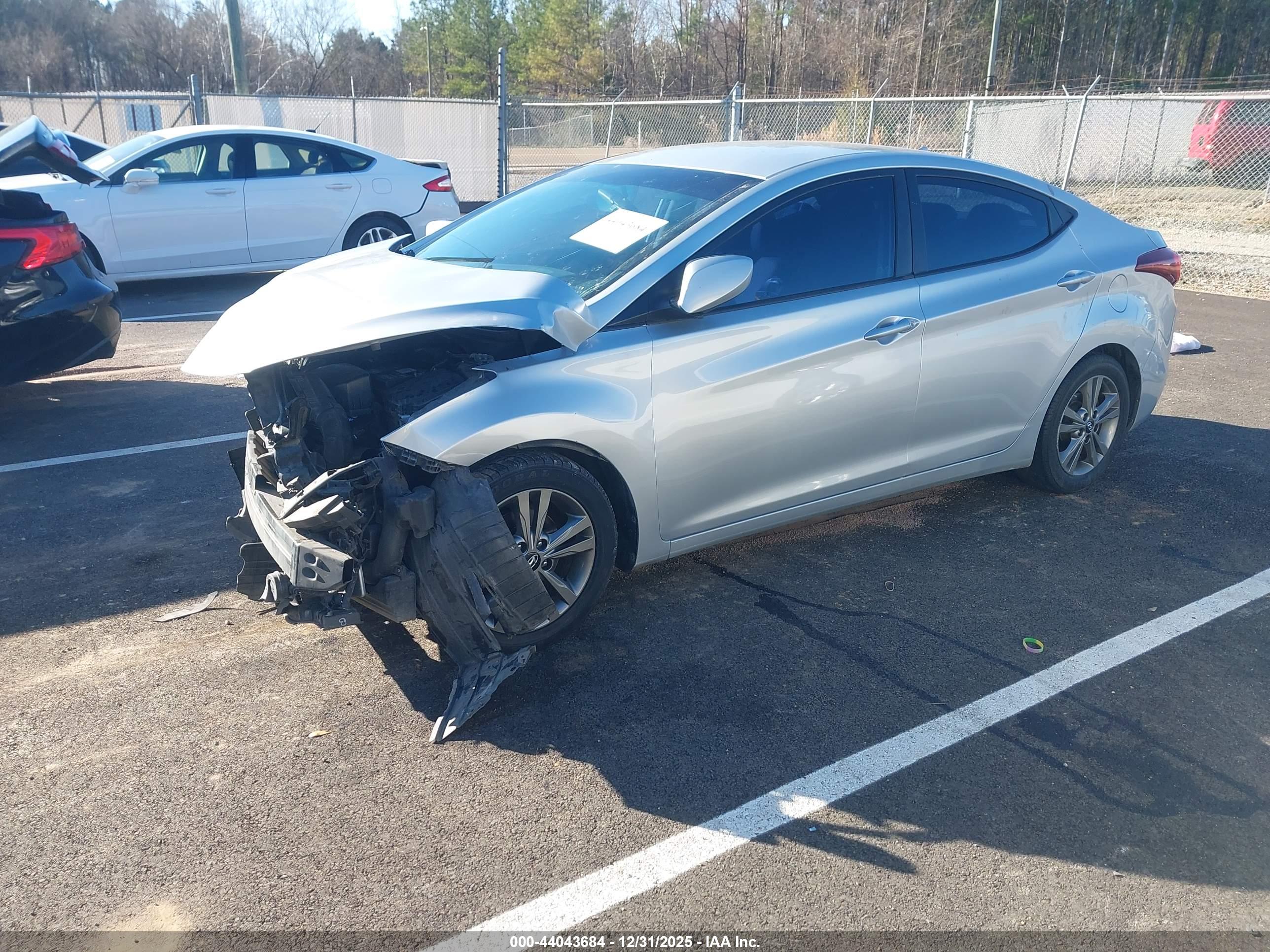 HYUNDAI ELANTRA image 2