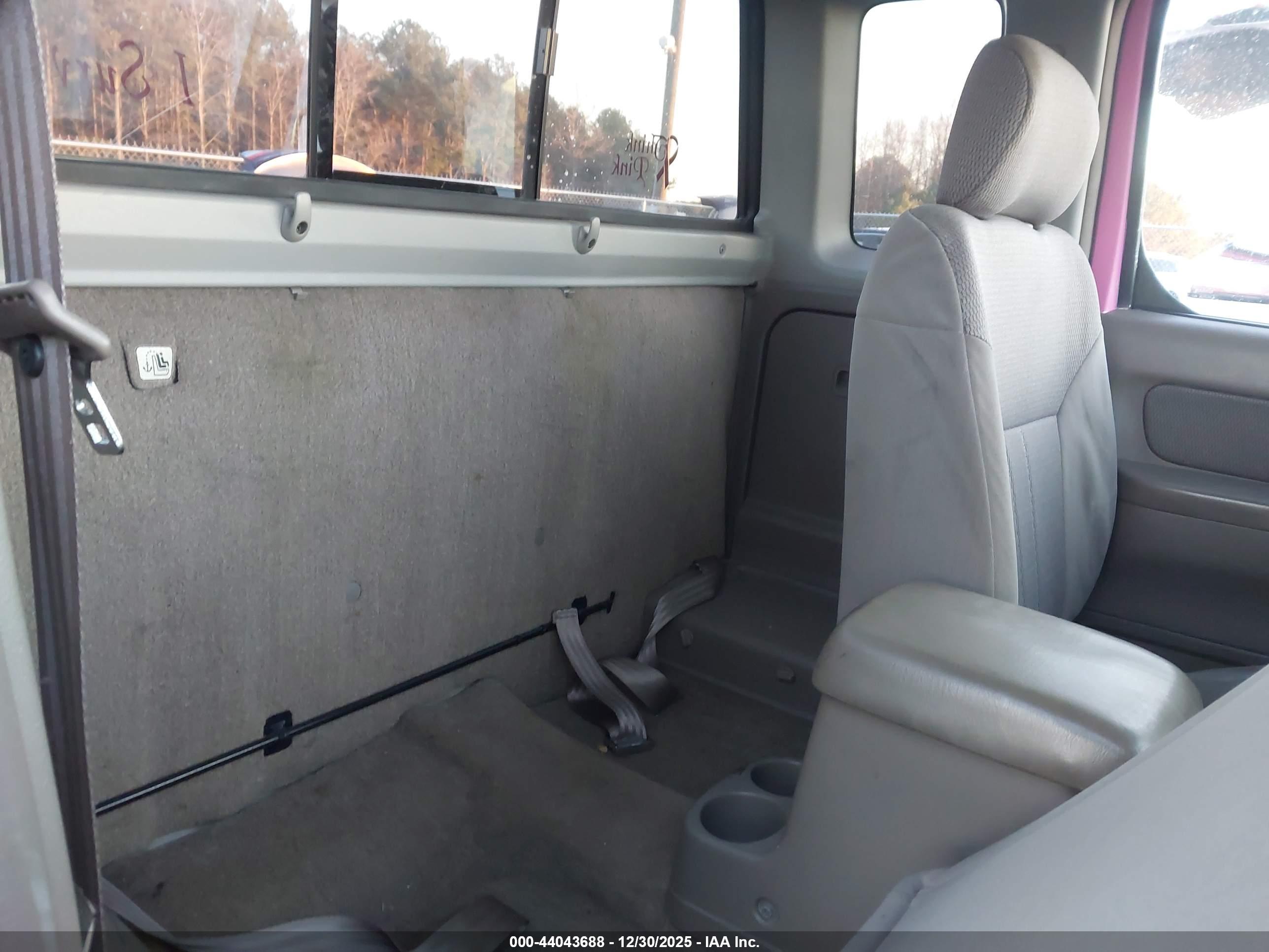 NISSAN FRONTIER image 8