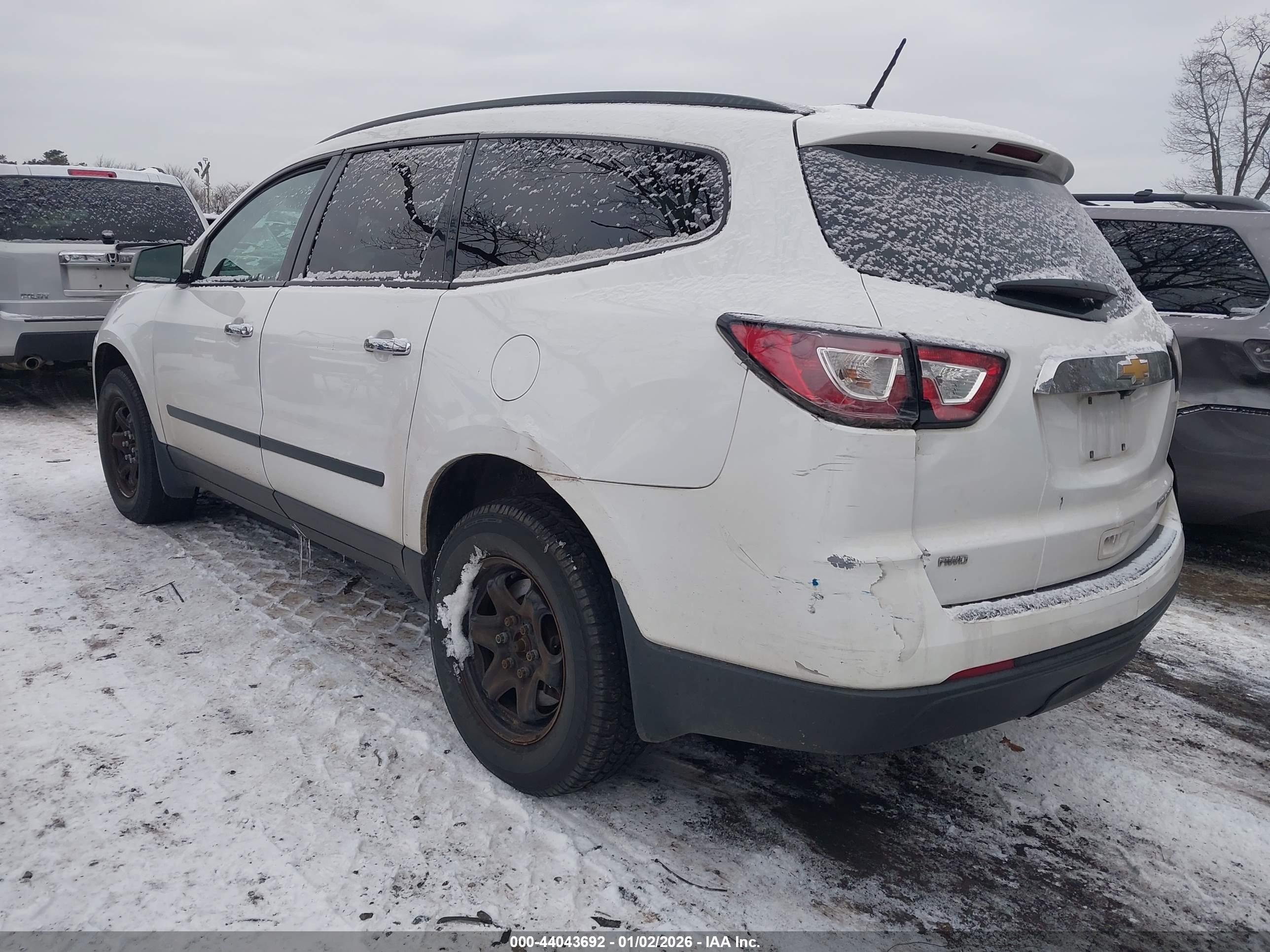 CHEVROLET TRAVERSE image 3