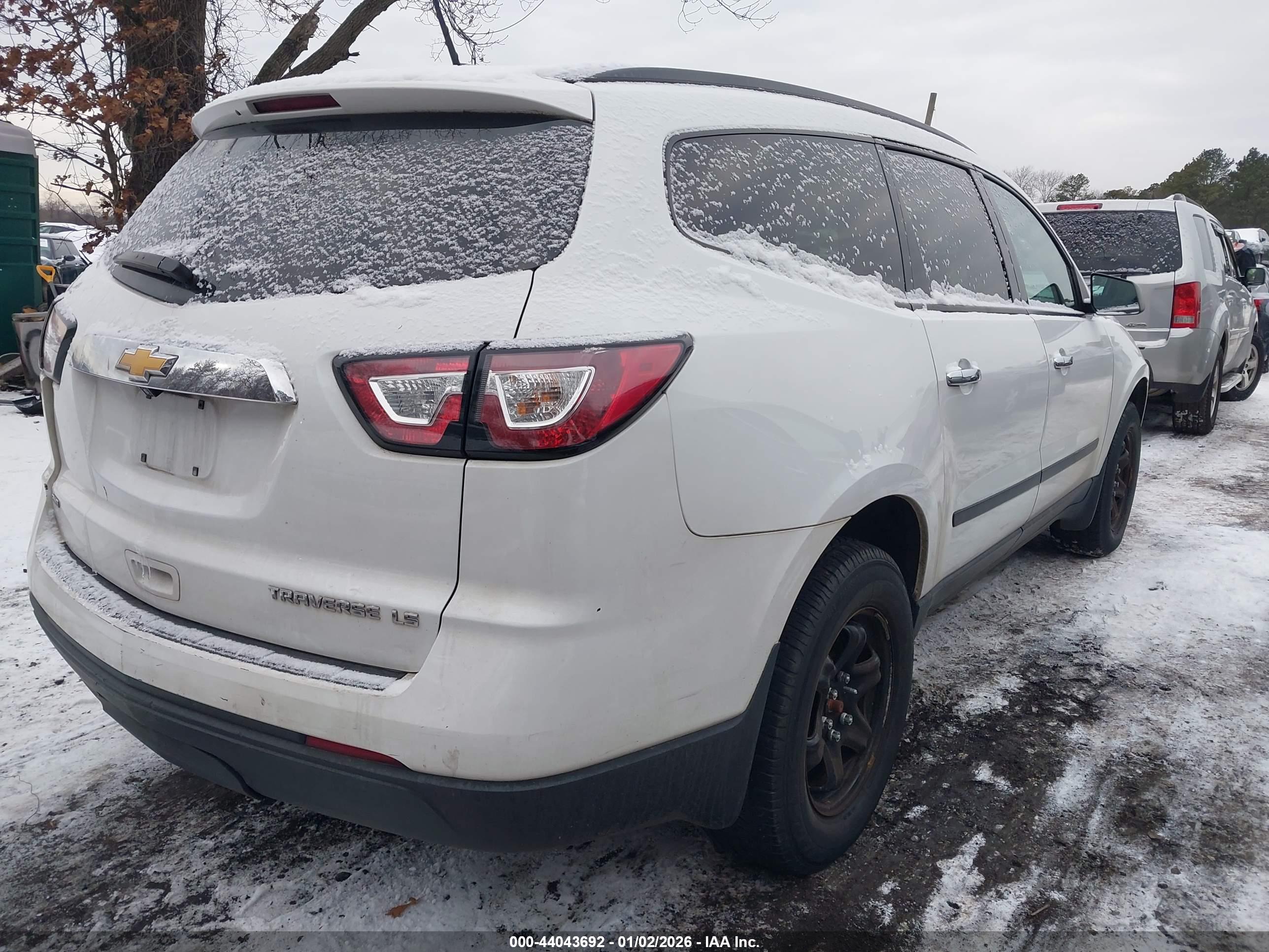 CHEVROLET TRAVERSE image 4