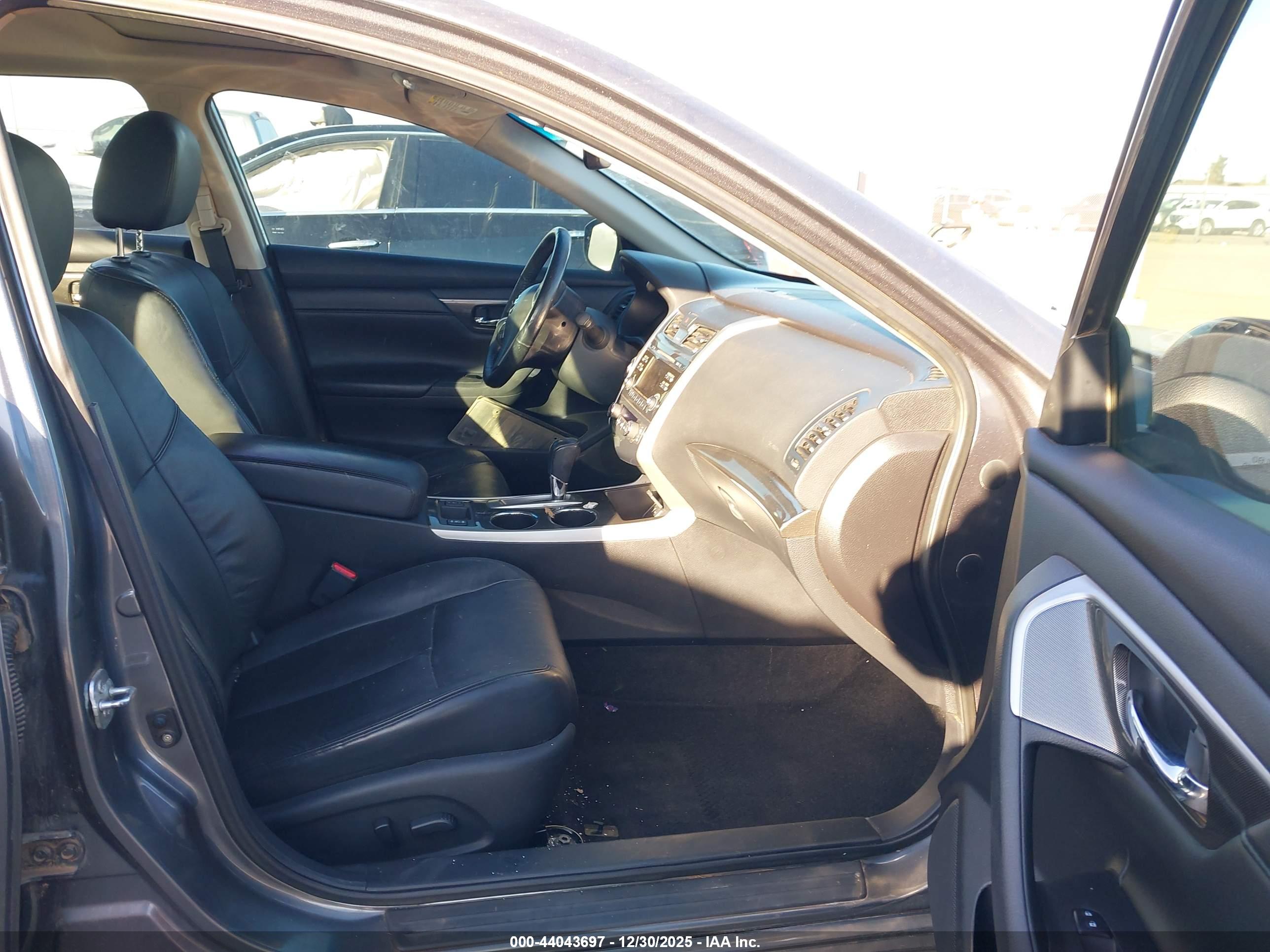 NISSAN ALTIMA image 5
