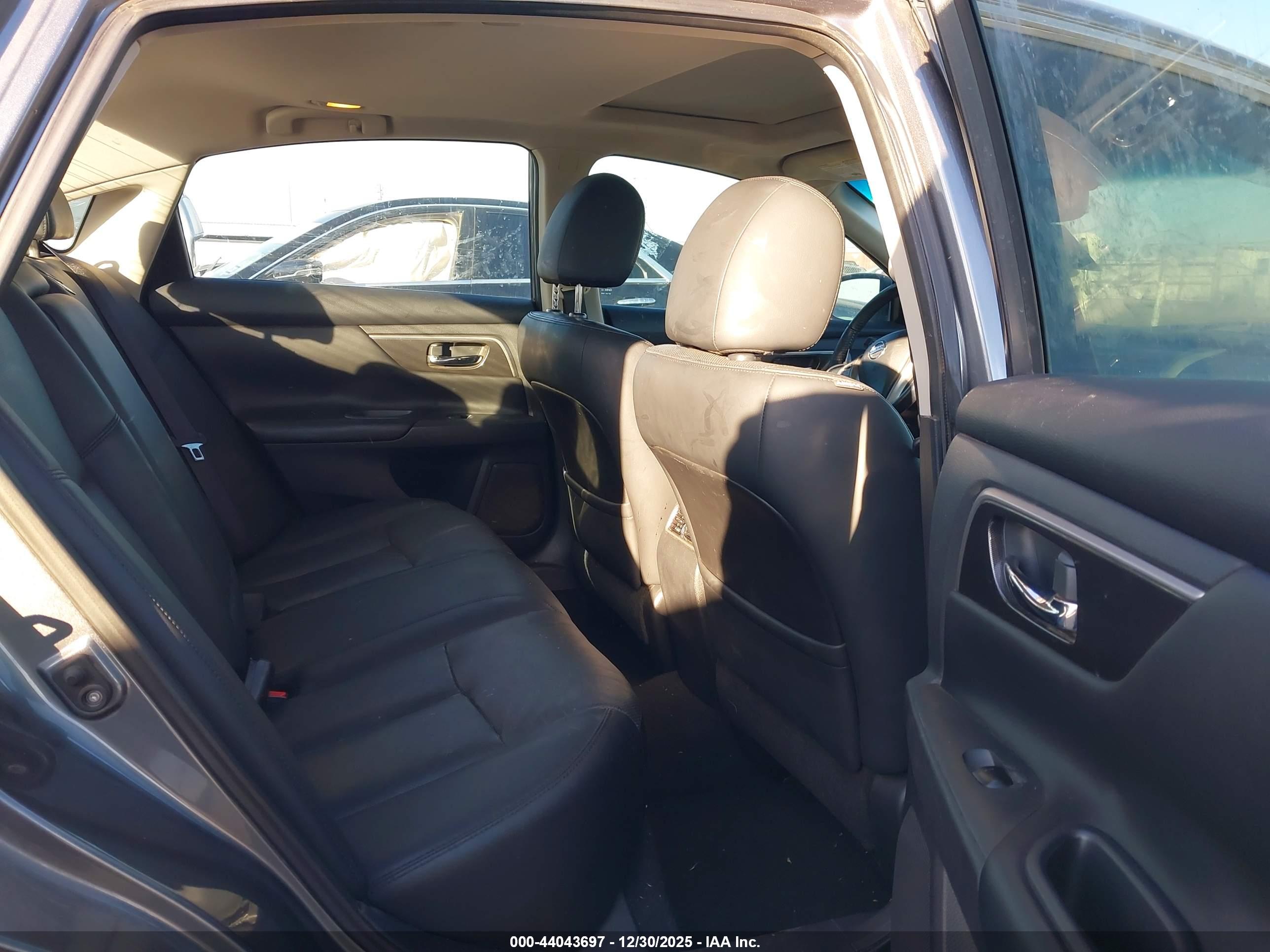 NISSAN ALTIMA image 8