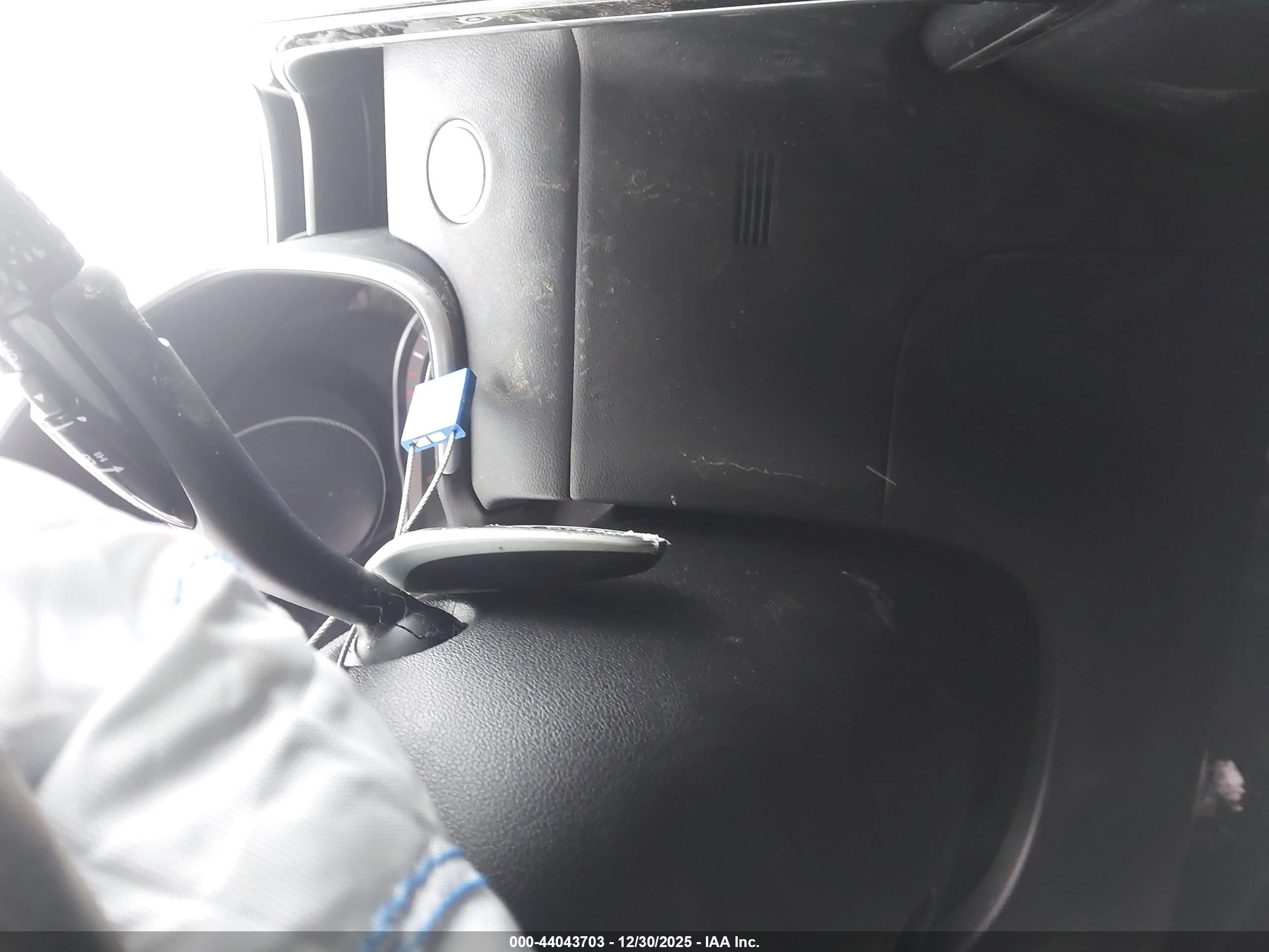 HYUNDAI TUCSON image 11