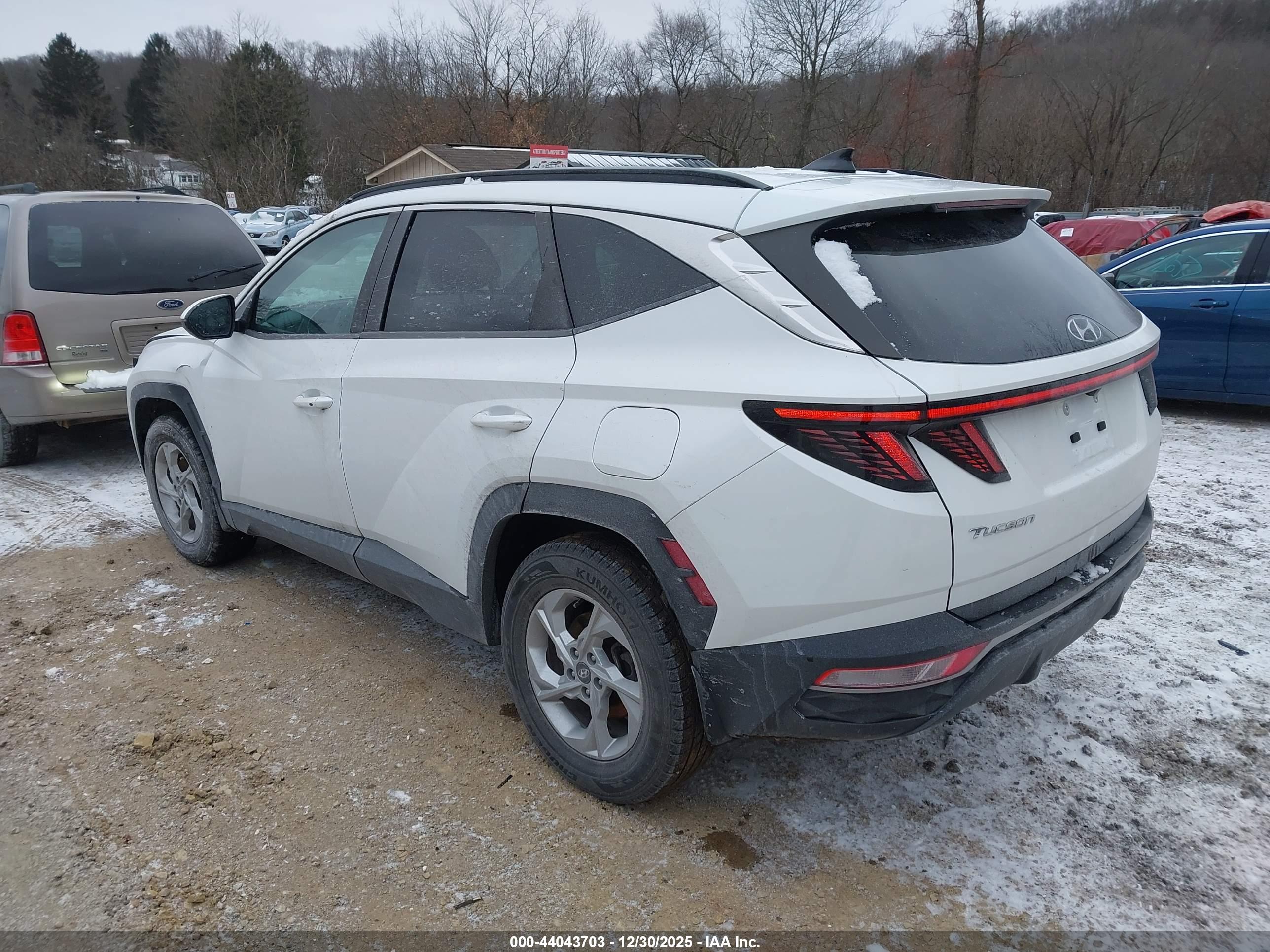 HYUNDAI TUCSON image 3