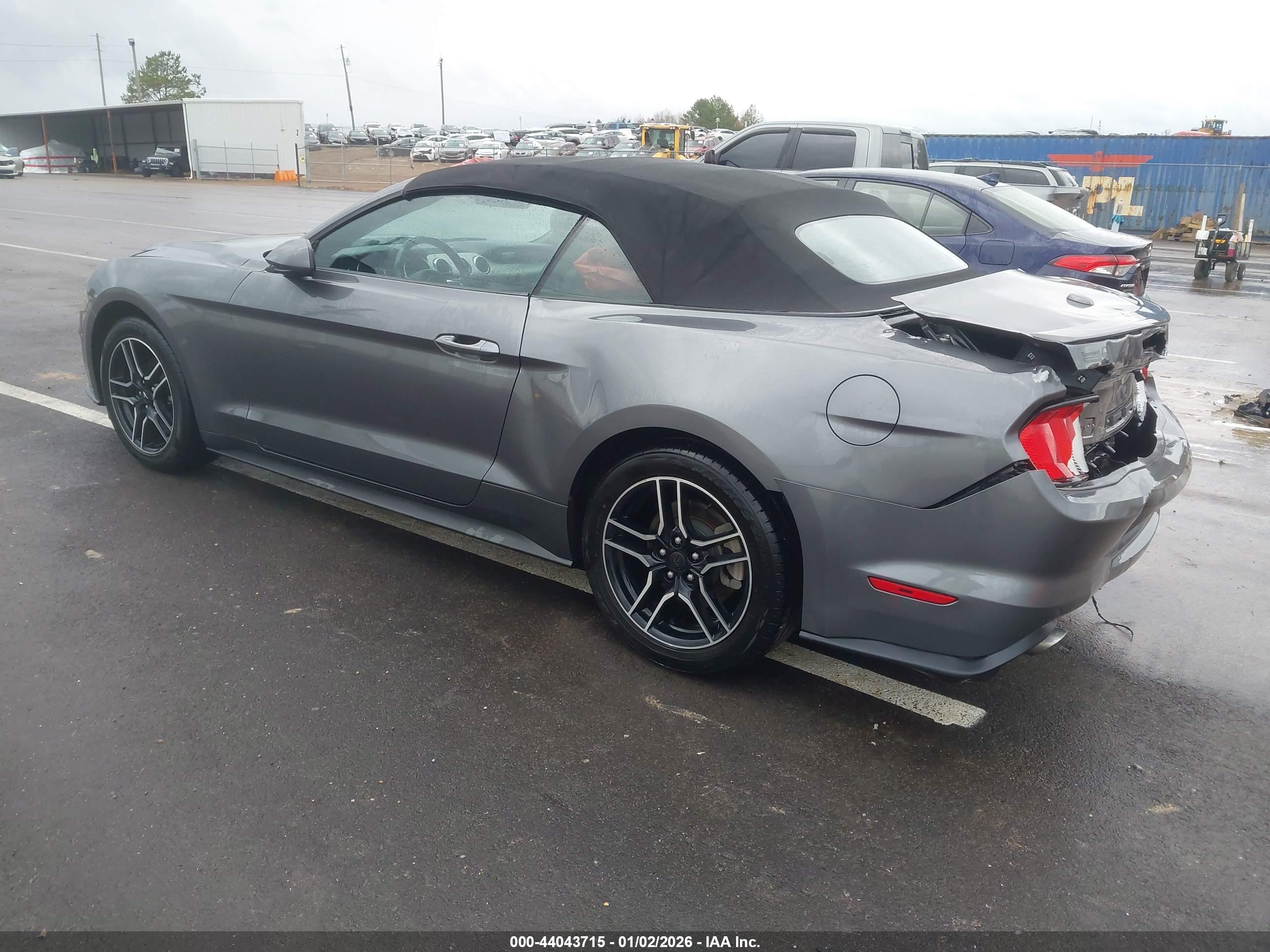 FORD MUSTANG image 3
