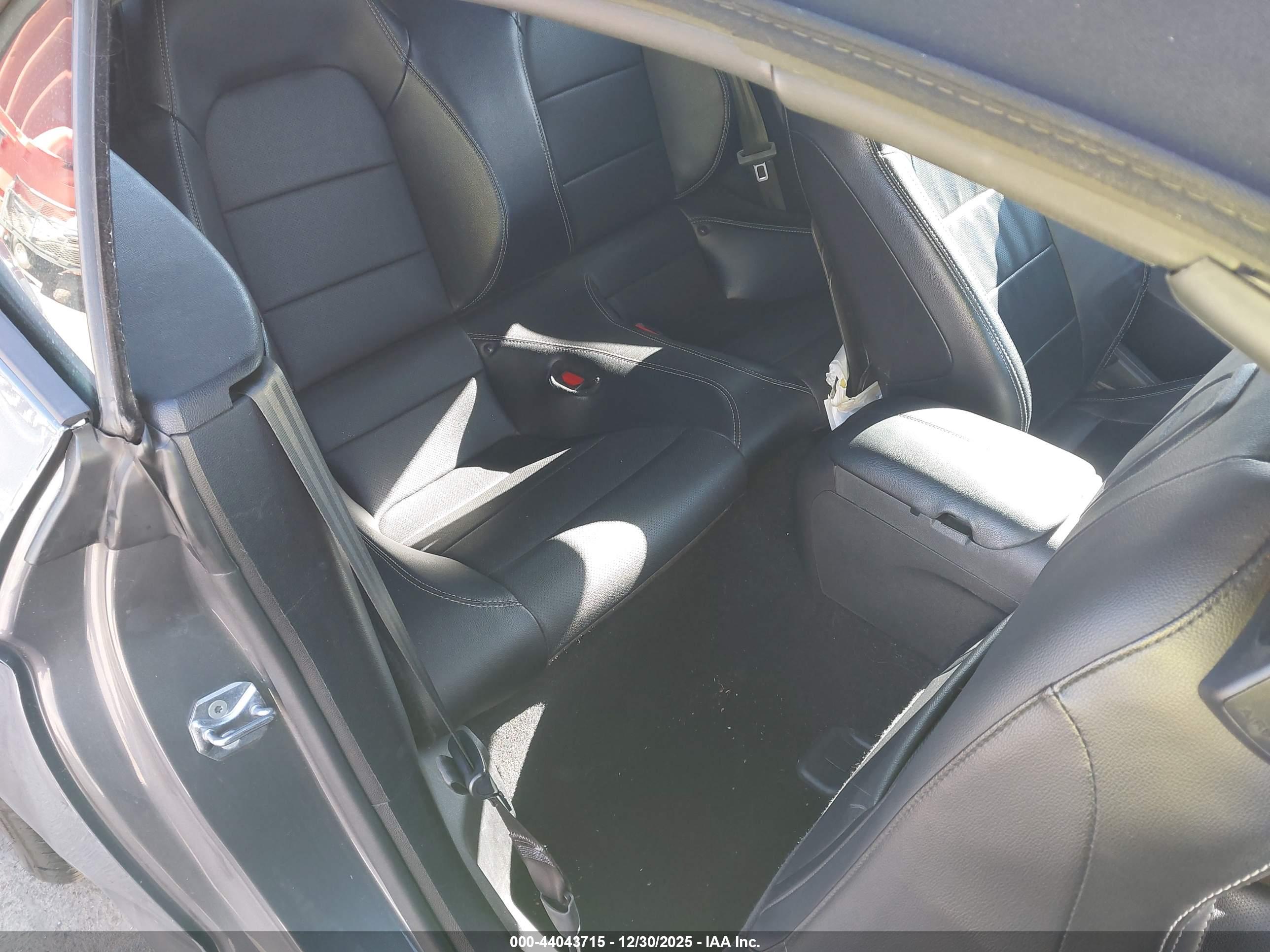 FORD MUSTANG image 8