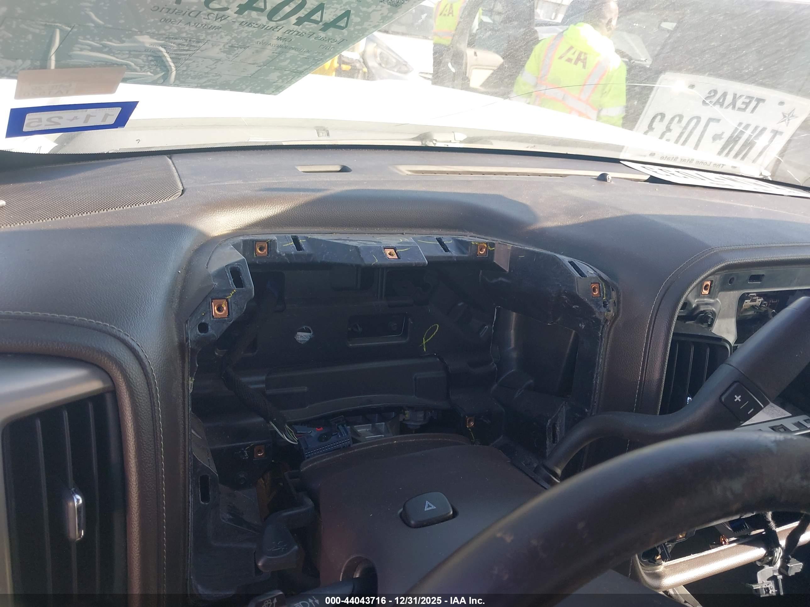 GMC SIERRA image 7