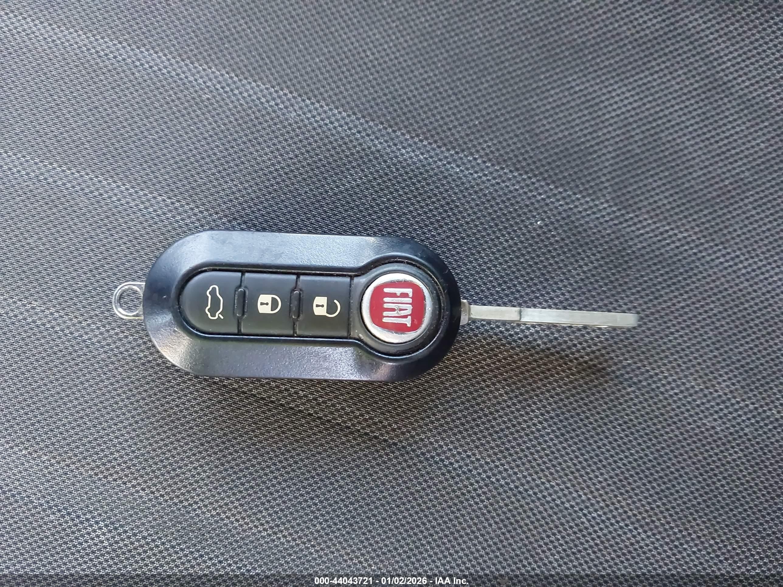 FIAT 500L image 11
