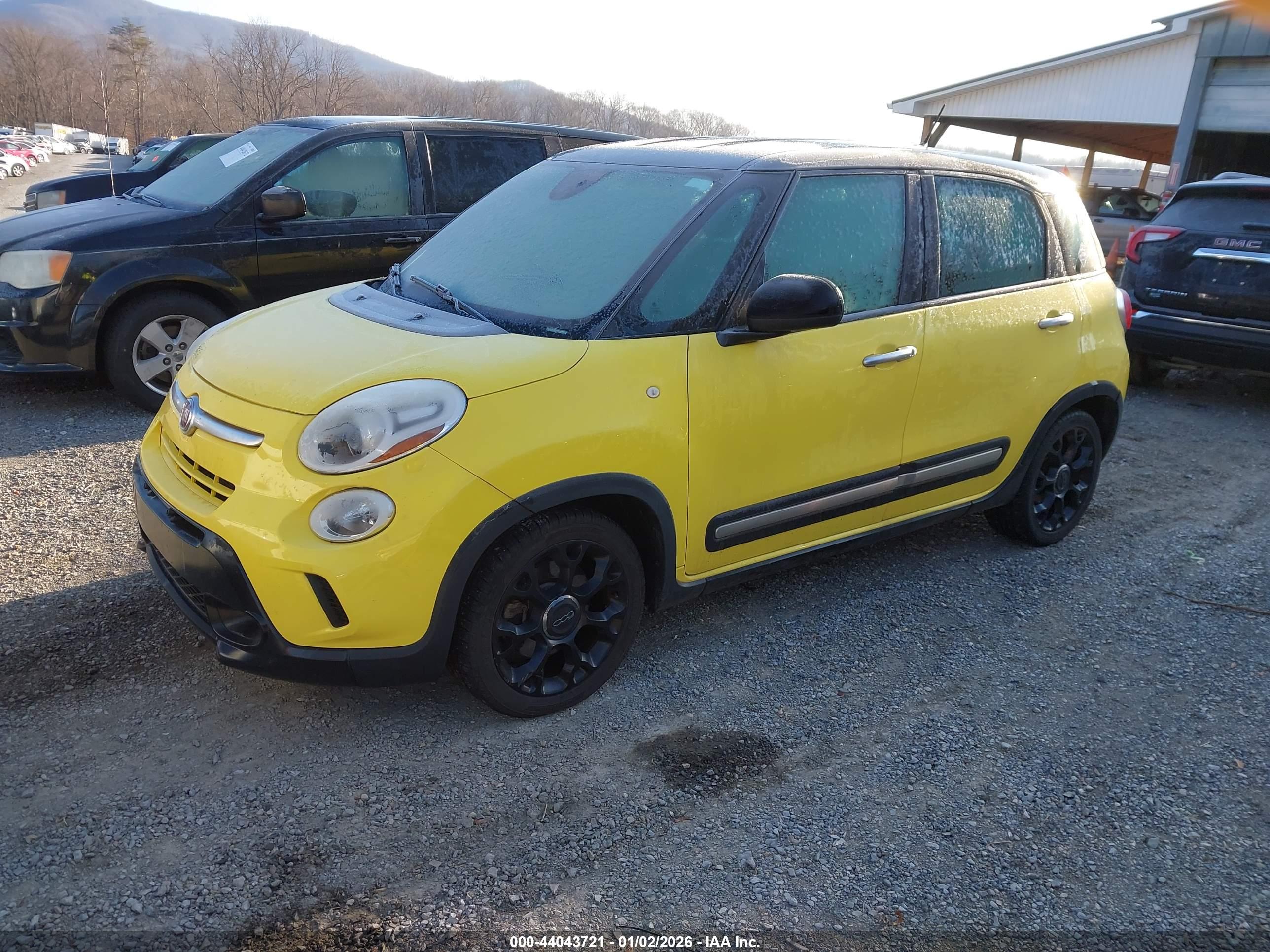 FIAT 500L image 2