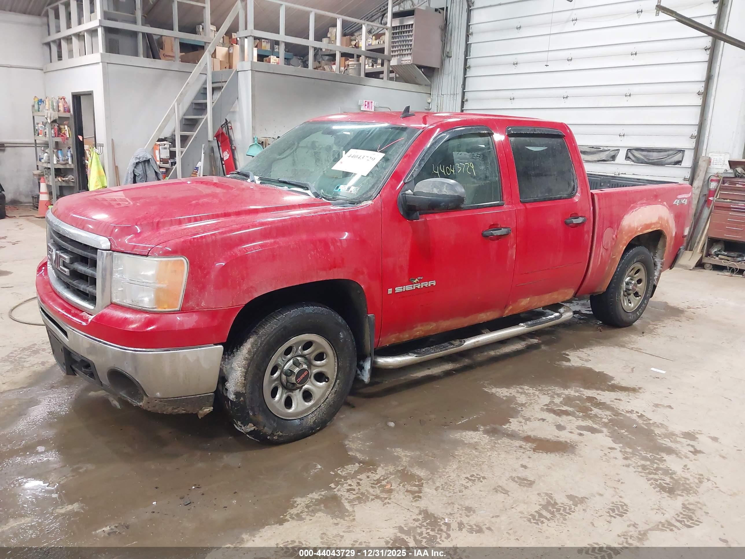 GMC SIERRA image 2