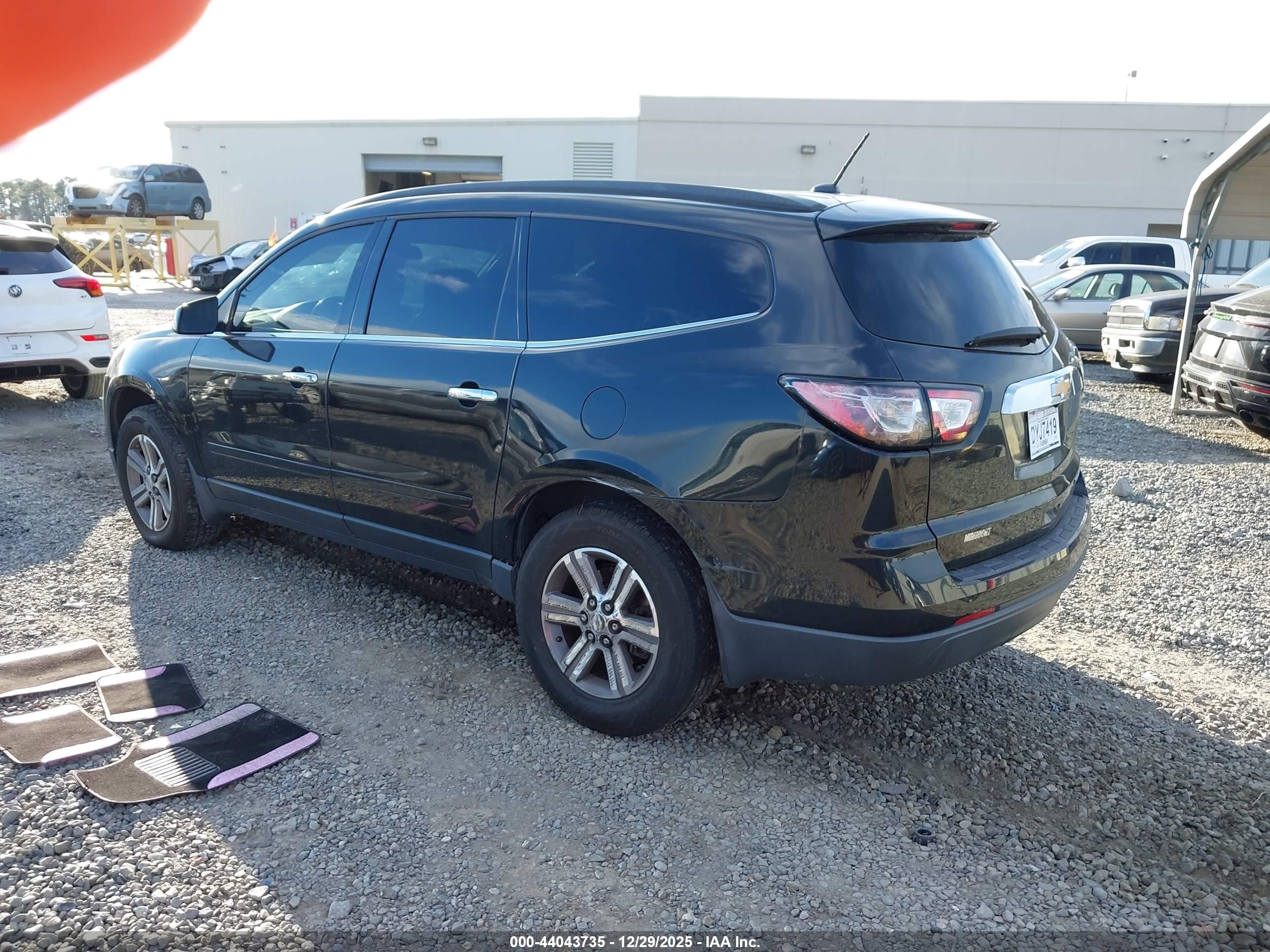 CHEVROLET TRAVERSE image 3