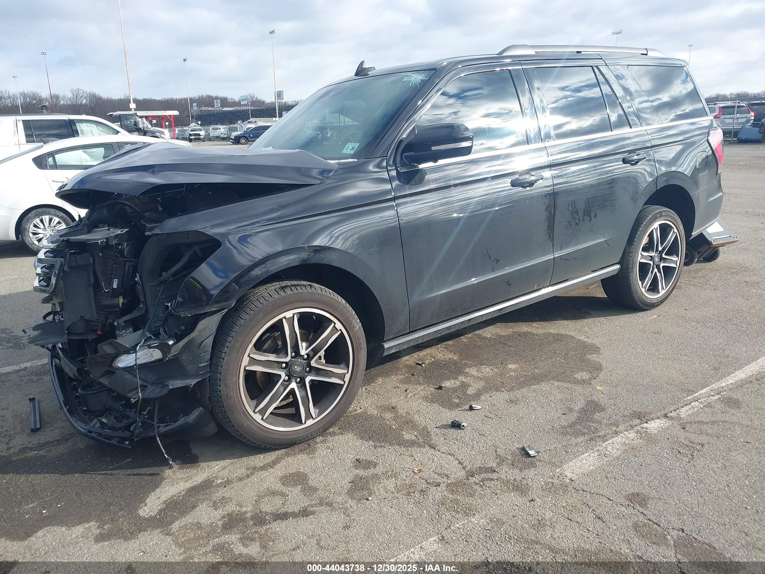 FORD EXPEDITION image 2